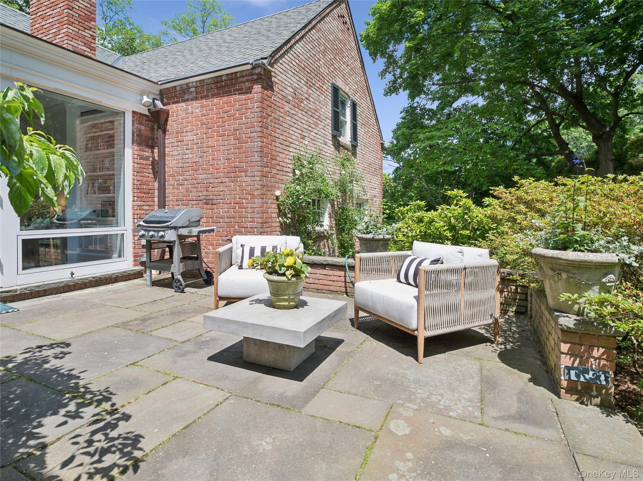 1384 Park Lane