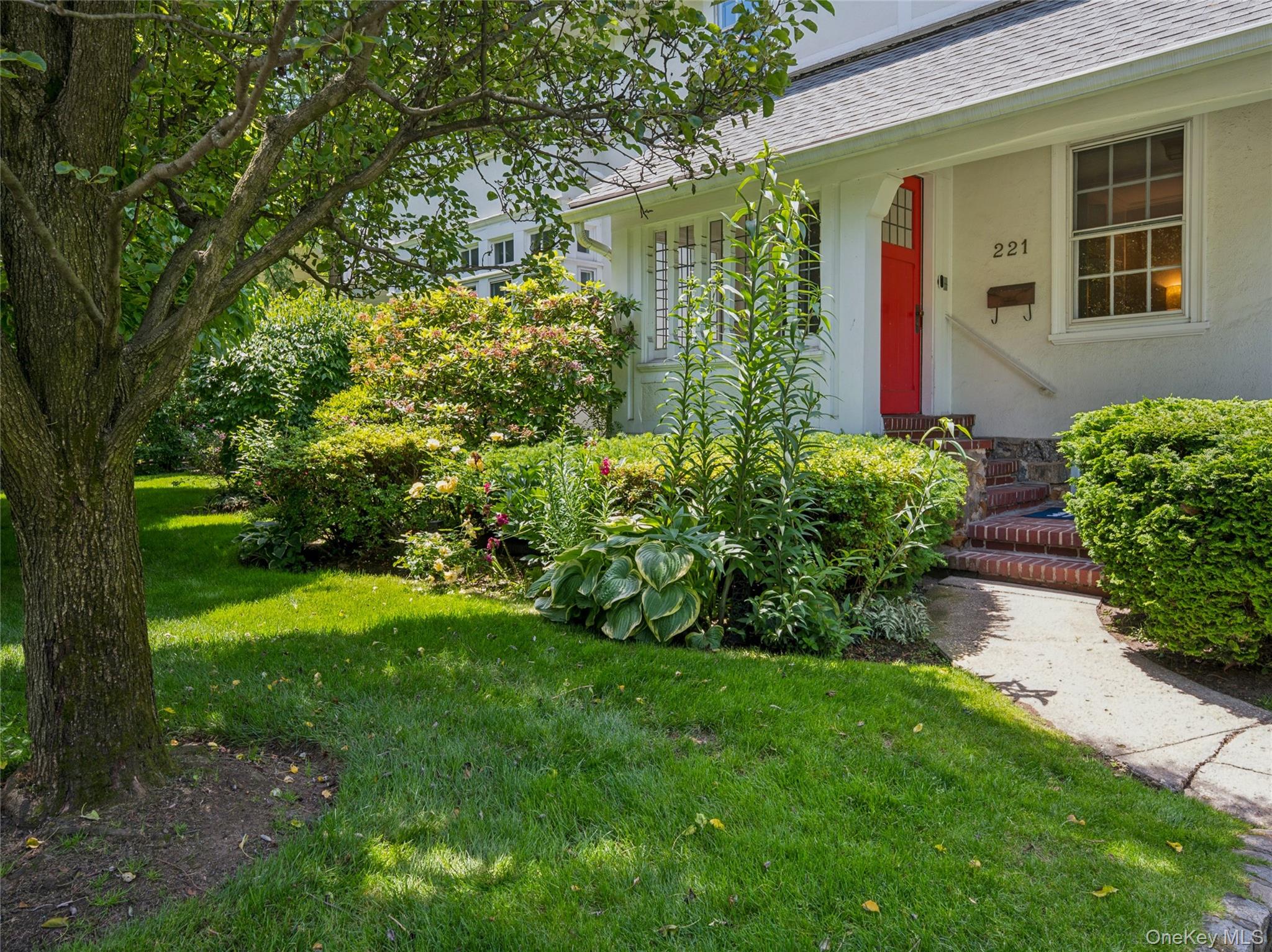 221 Highbrook Avenue
