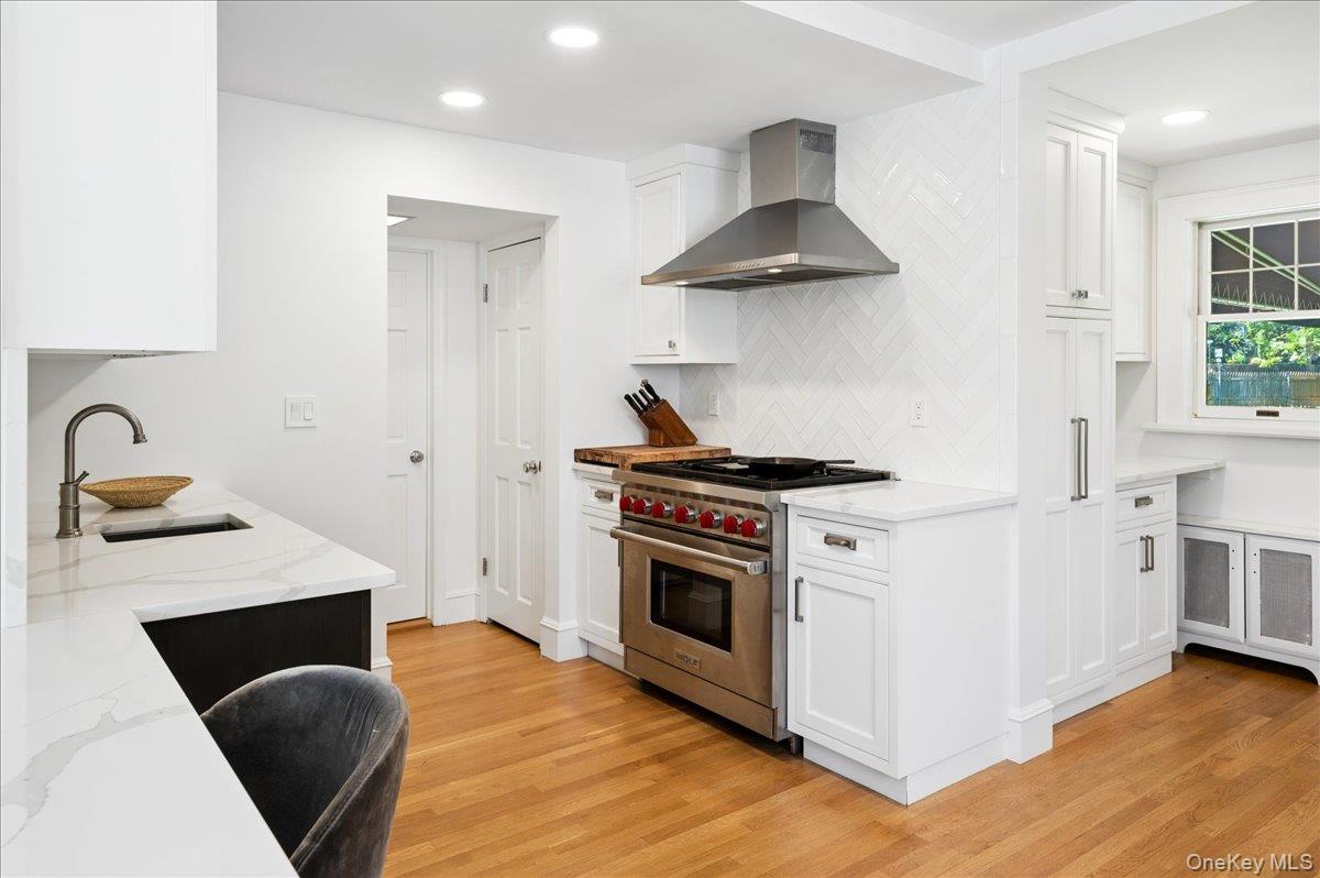 1355 Roosevelt Avenue