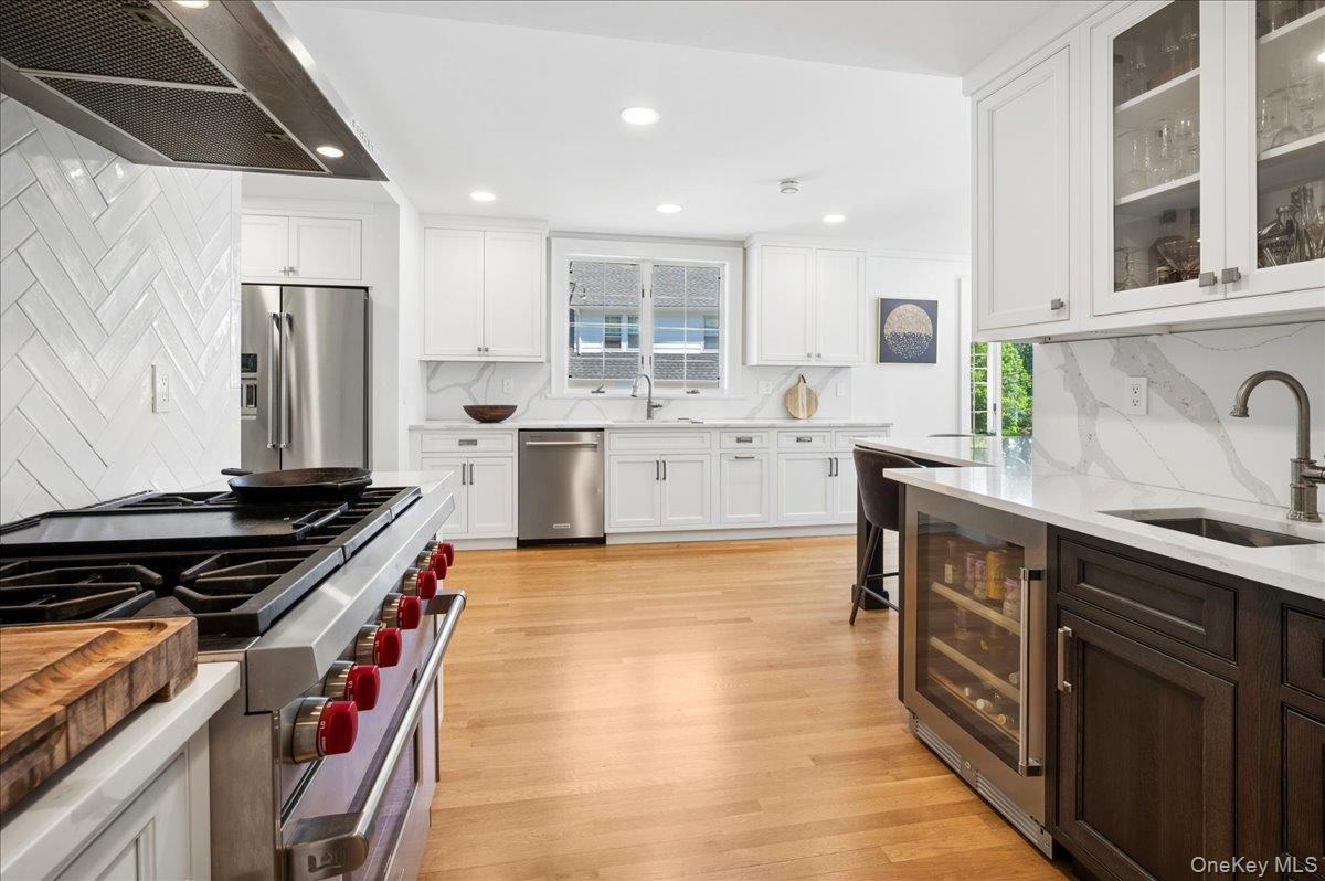 1355 Roosevelt Avenue