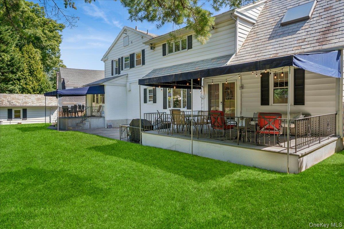1355 Roosevelt Avenue