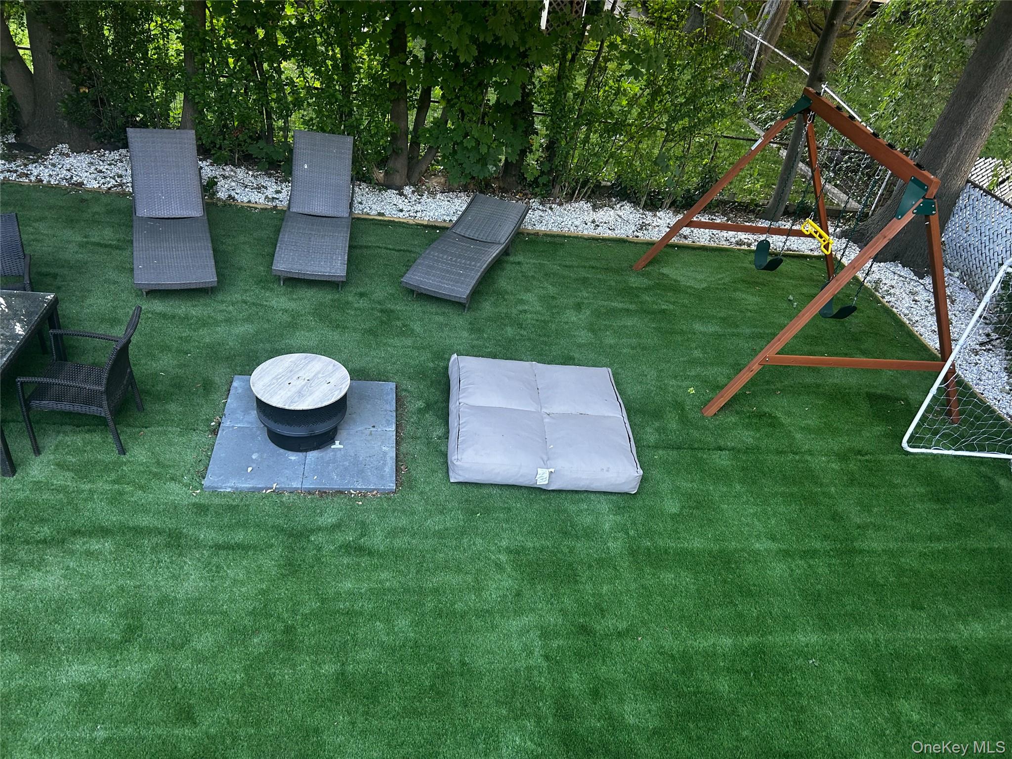 215 Seventh Avenue