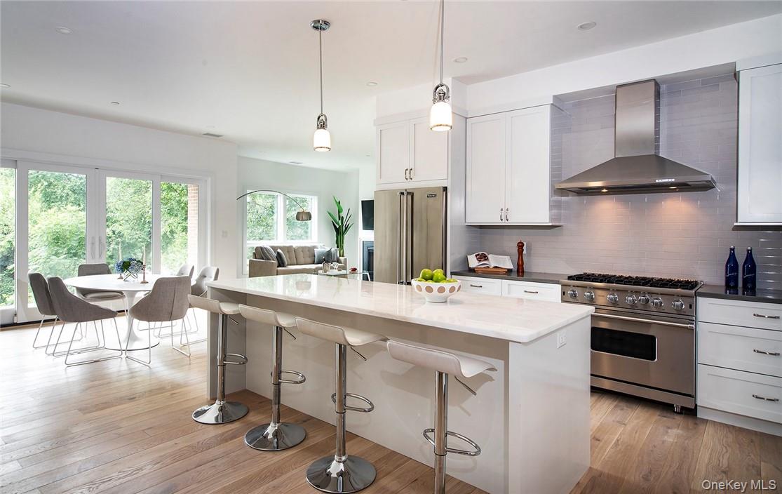 8 Boulevard W Unit: 402