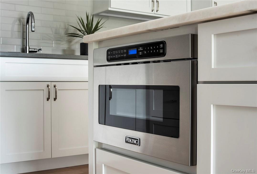 8 Boulevard W Unit: 402