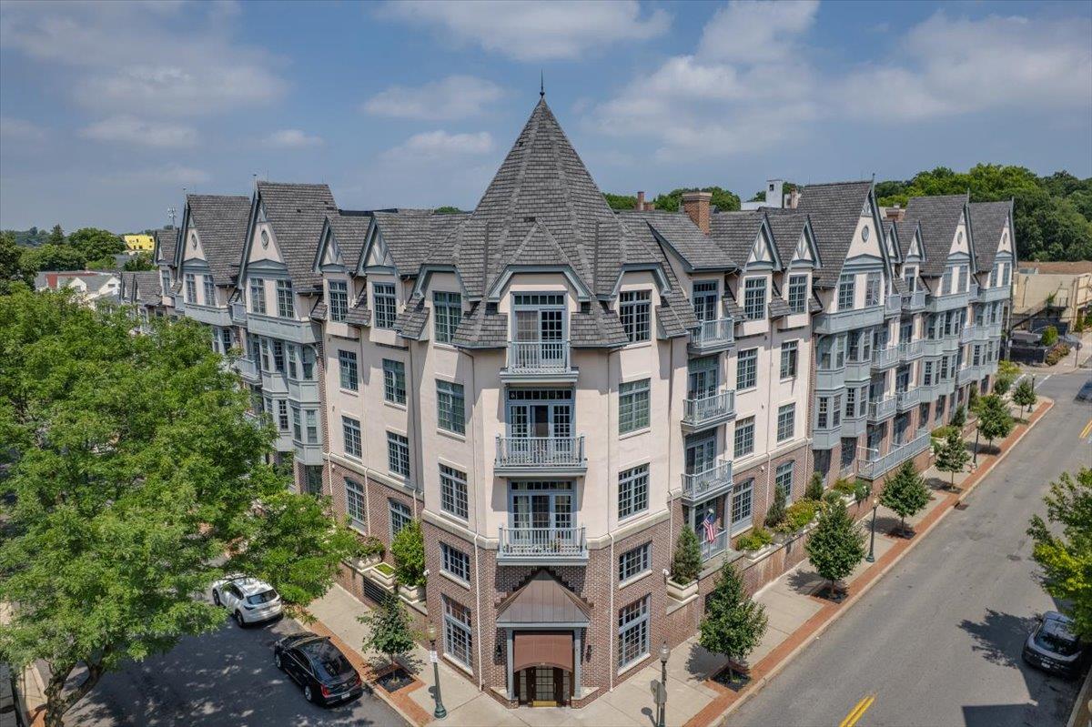 55 1st Street Unit: 207