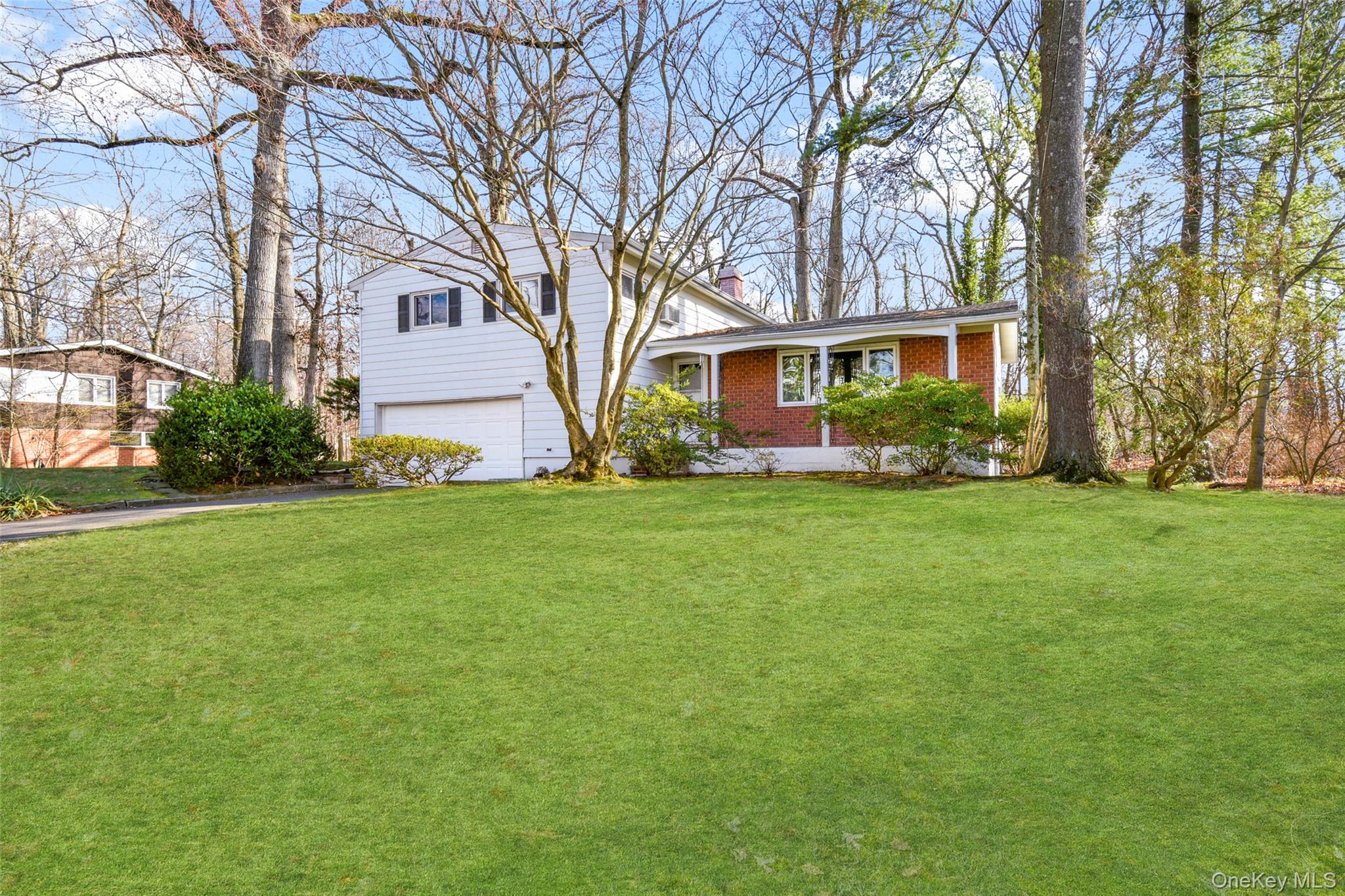 25 Wood Hollow Lane