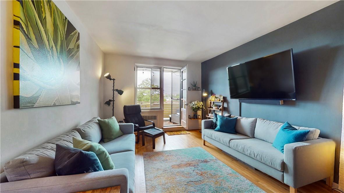 315 King Street Unit: 5H