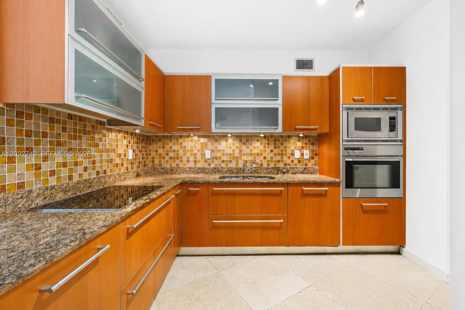 400 Alton Rd # 907
