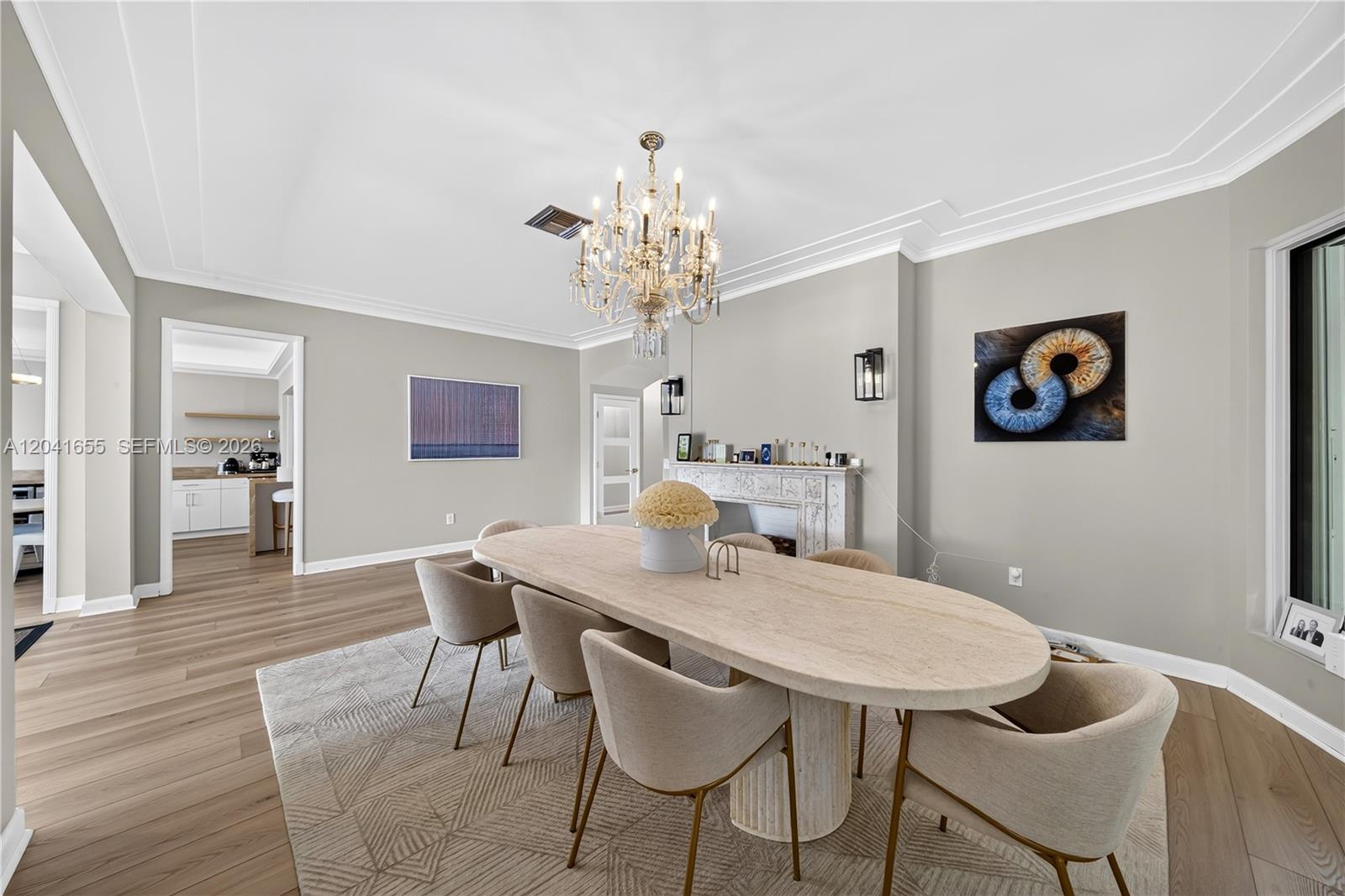 460 W Dilido Dr