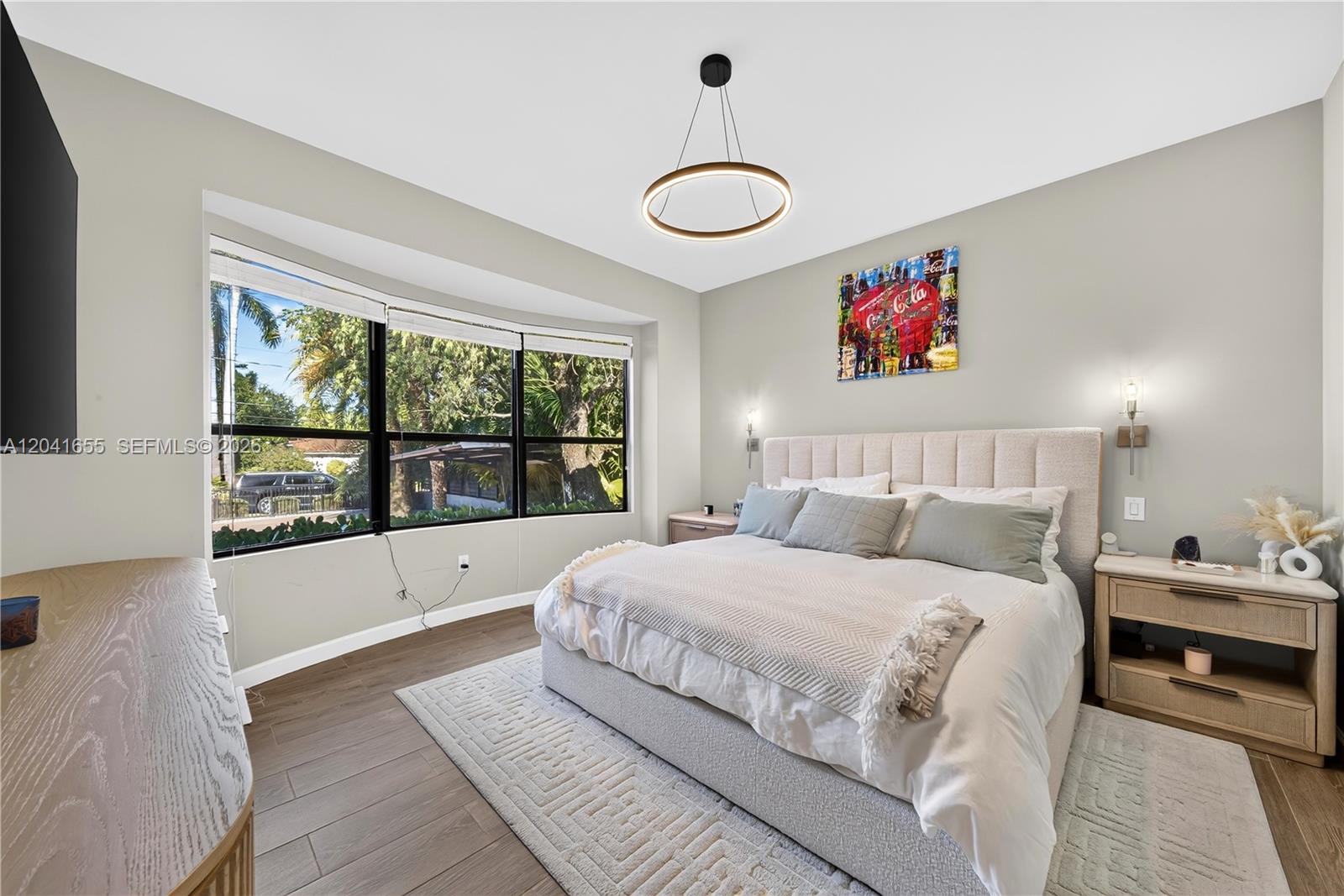 460 W Dilido Dr