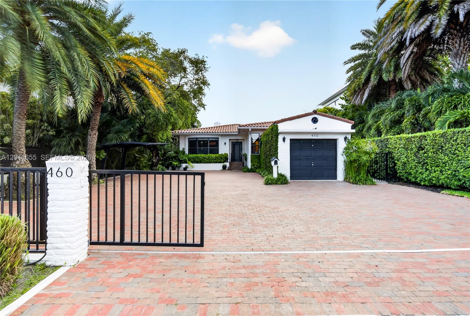 460 W Dilido Dr