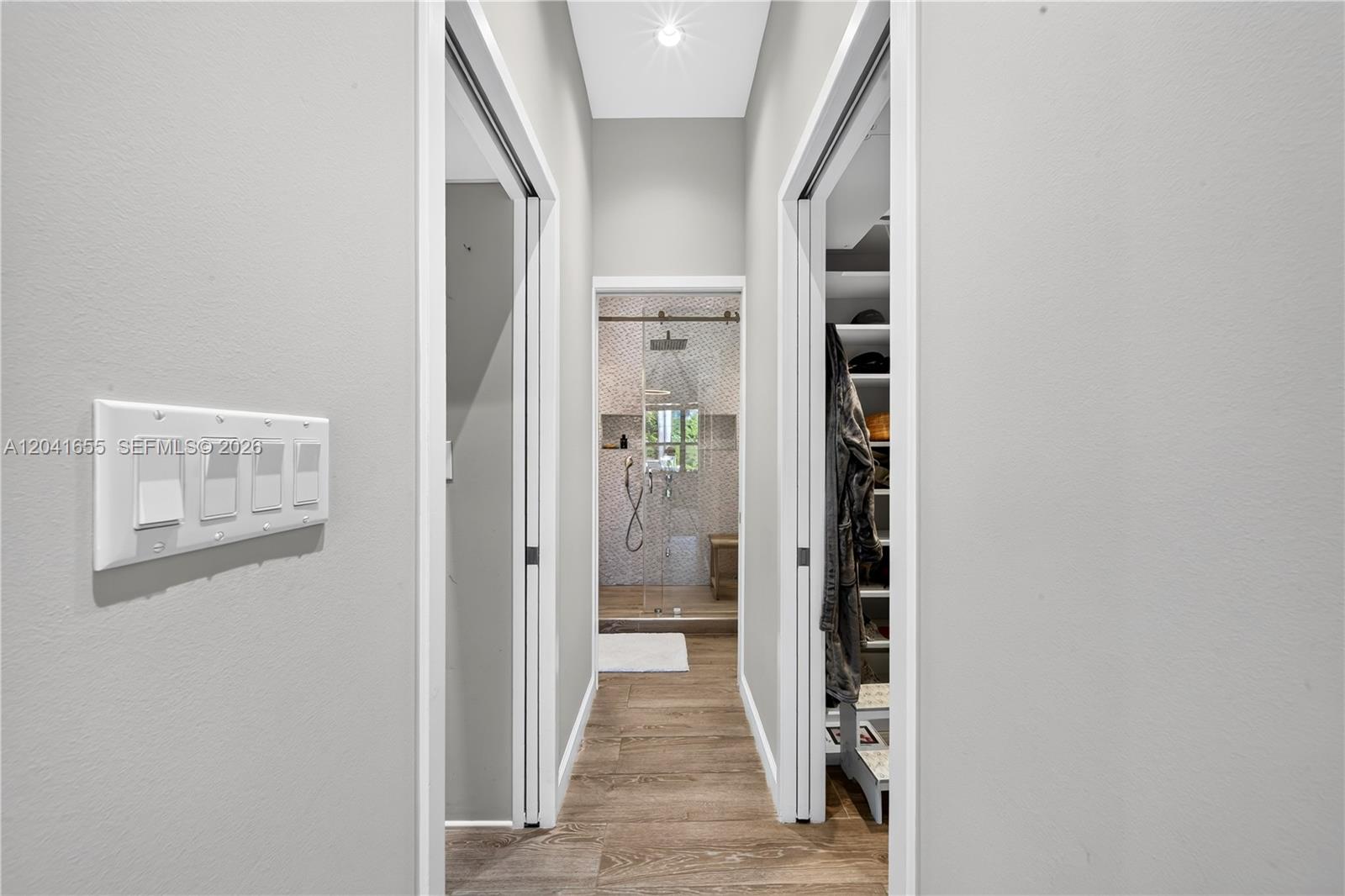 460 W Dilido Dr