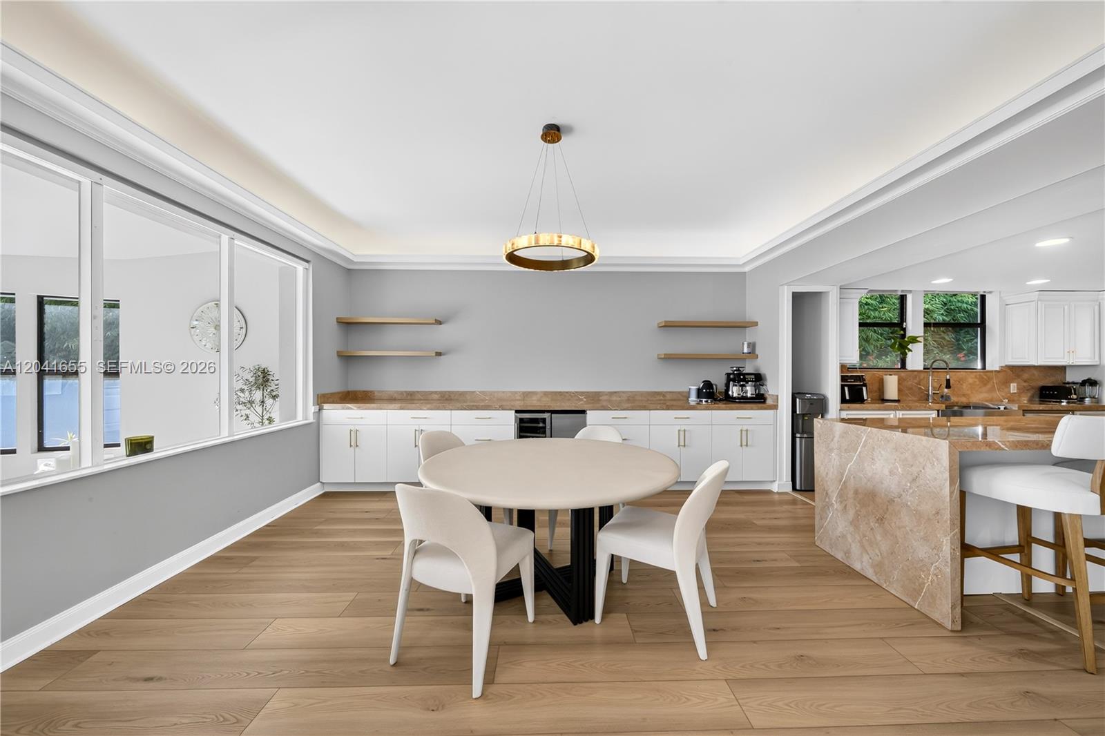 460 W Dilido Dr