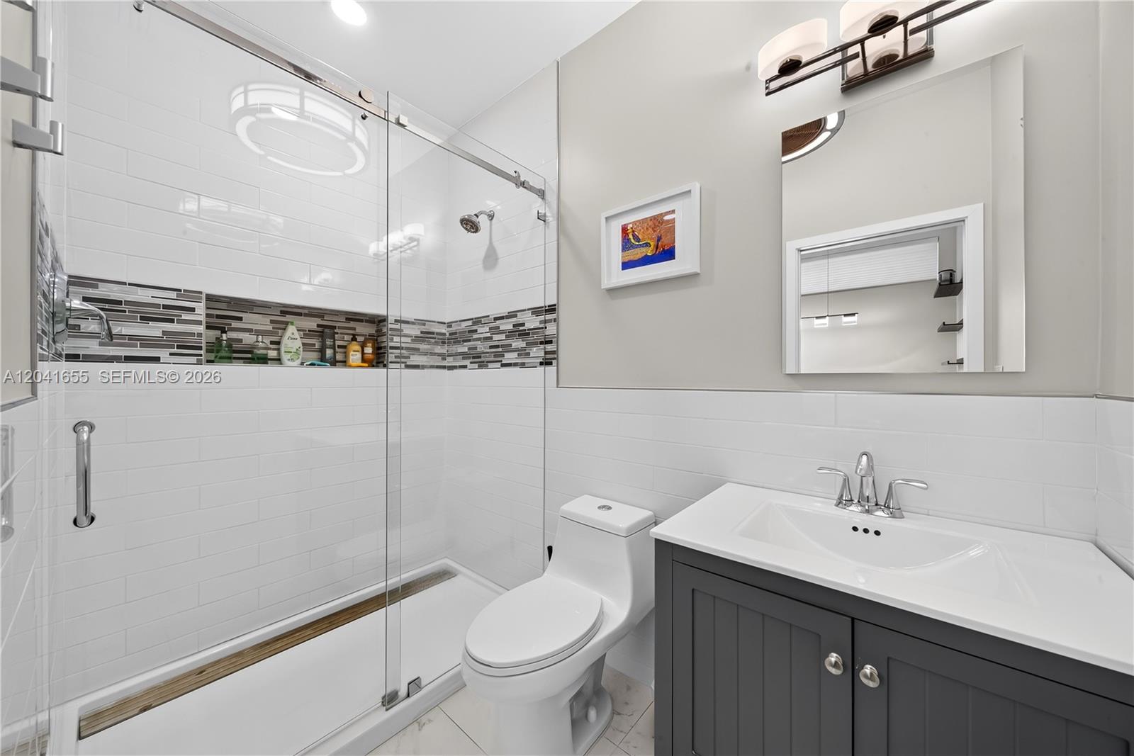 460 W Dilido Dr
