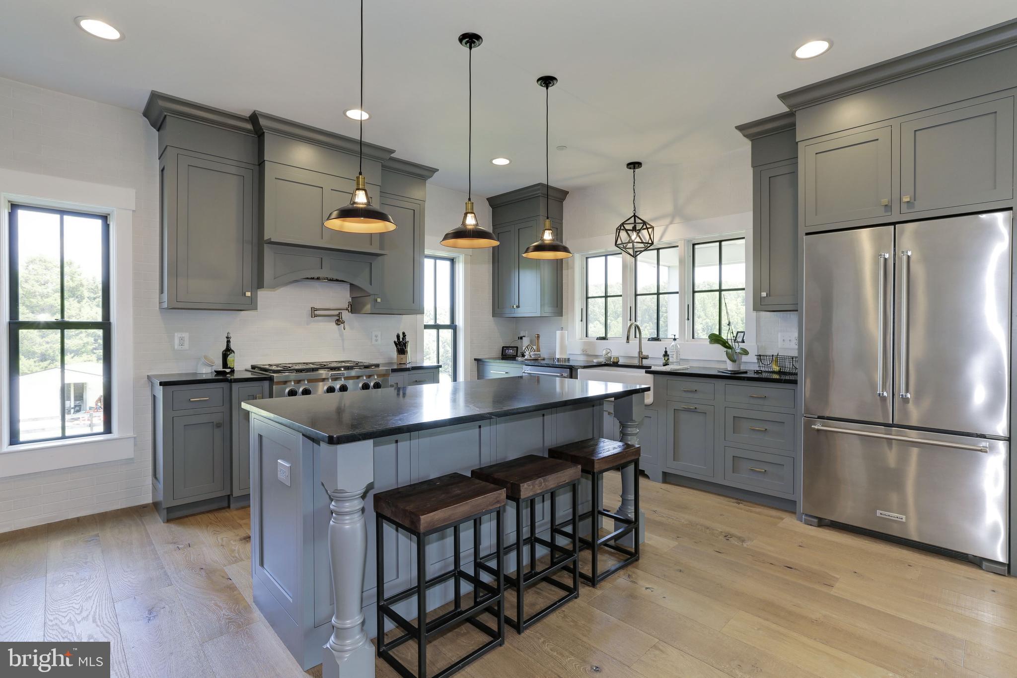 3424 Narragansett Ave