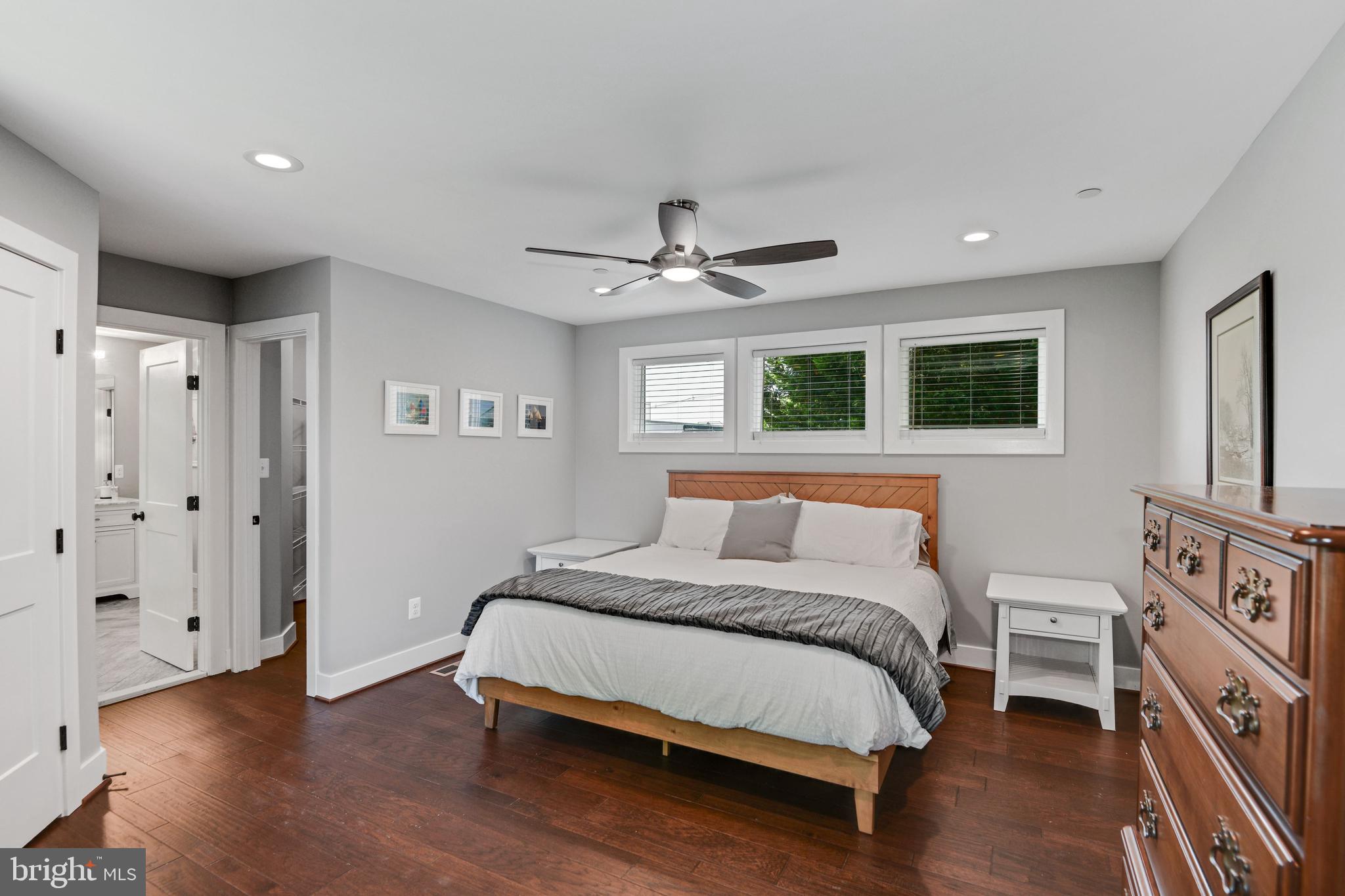 3424 Narragansett Ave