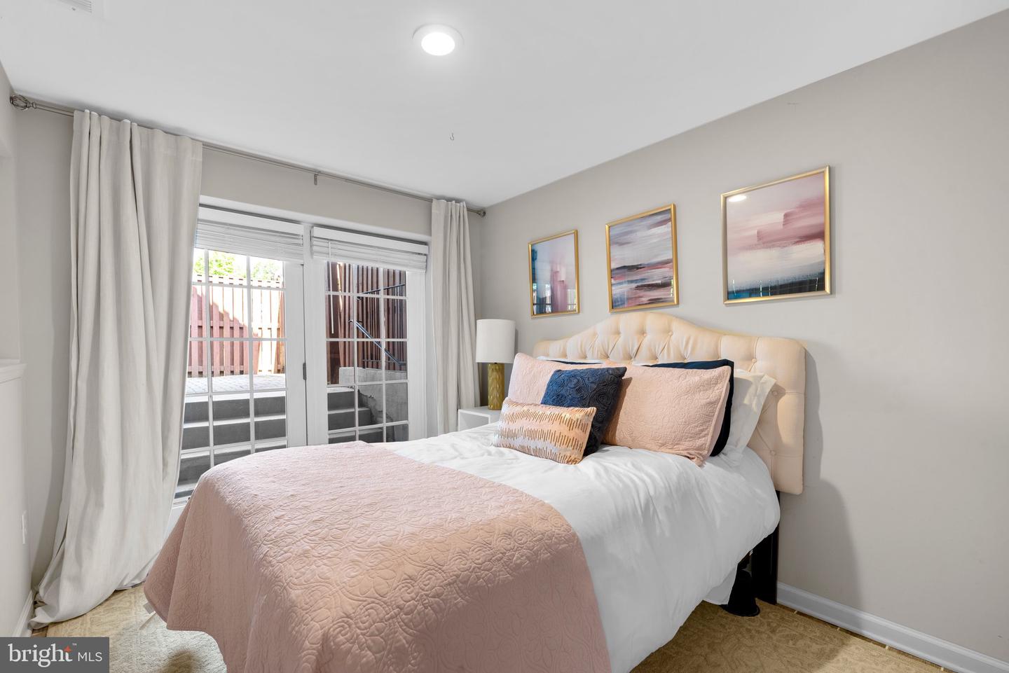 3807 Hayward Ct