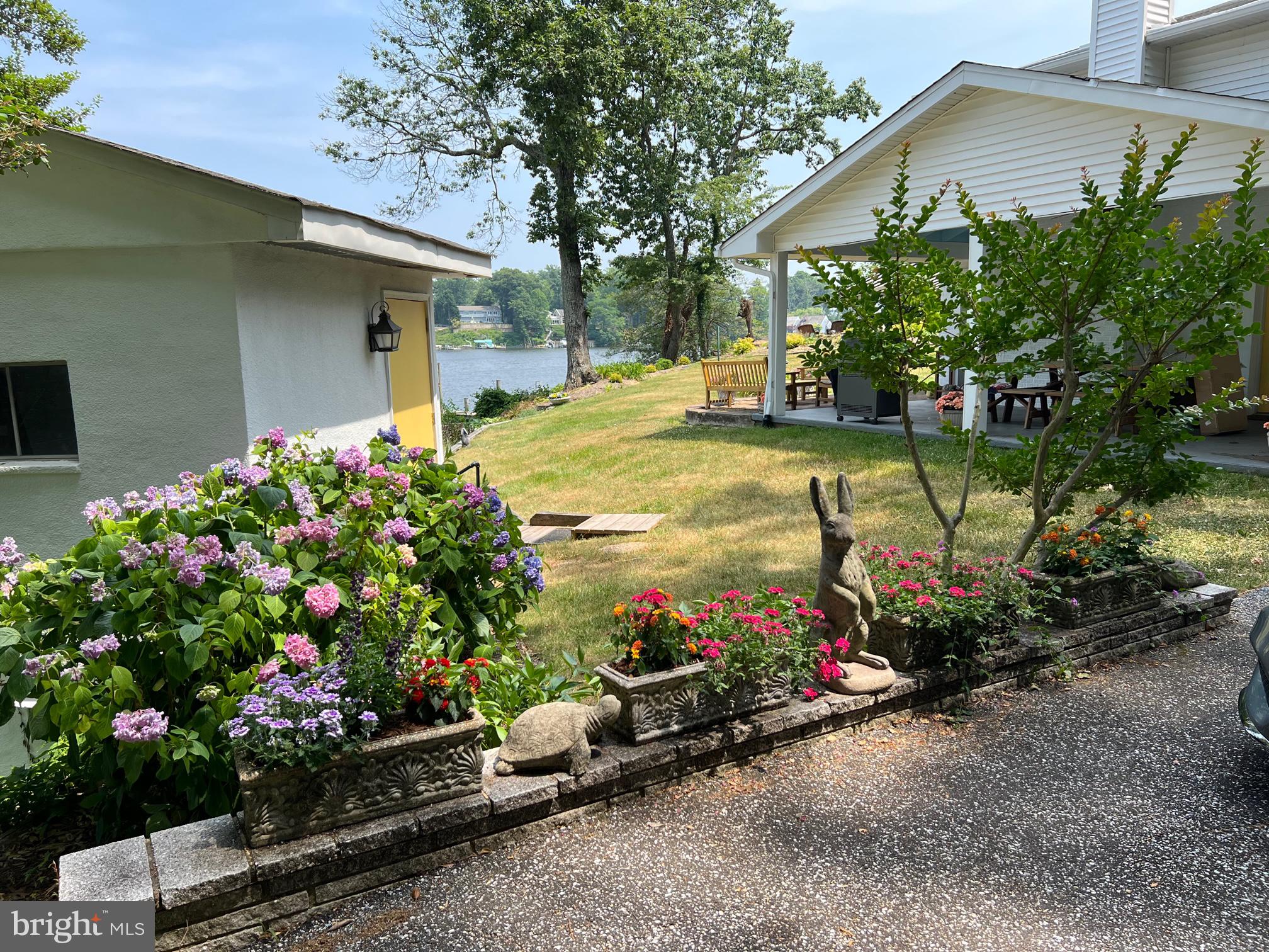 1071 Trails End Rd