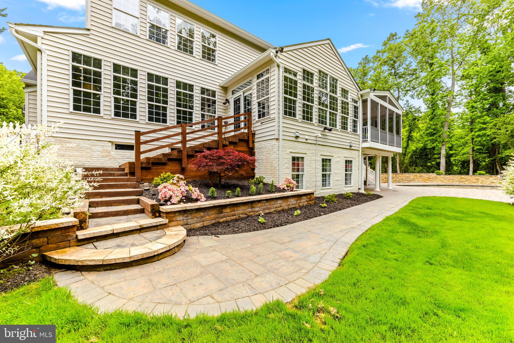 619 Dillon Ct