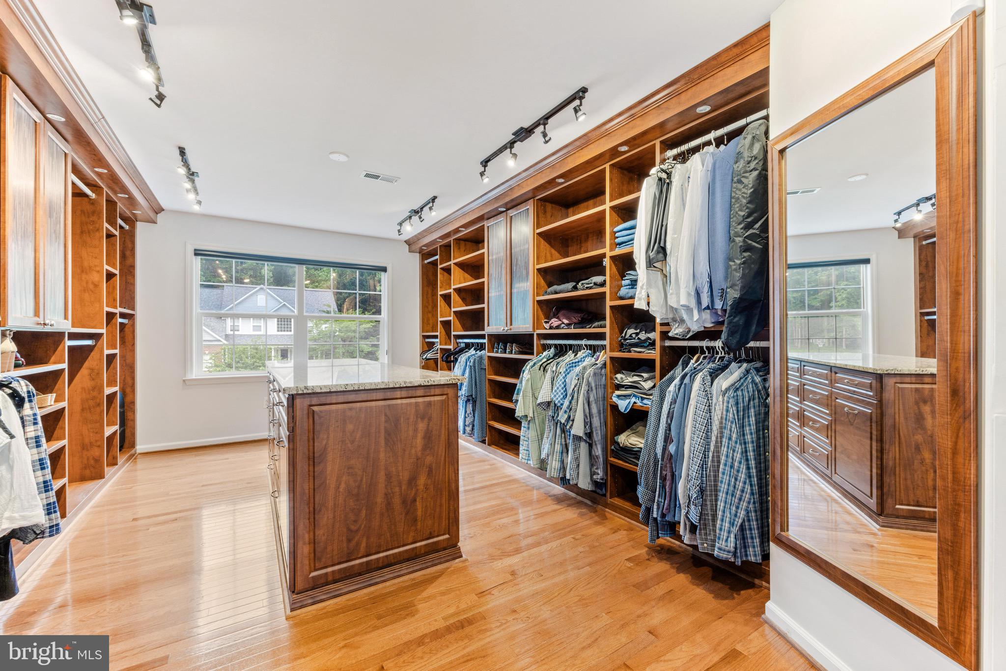 619 Dillon Ct