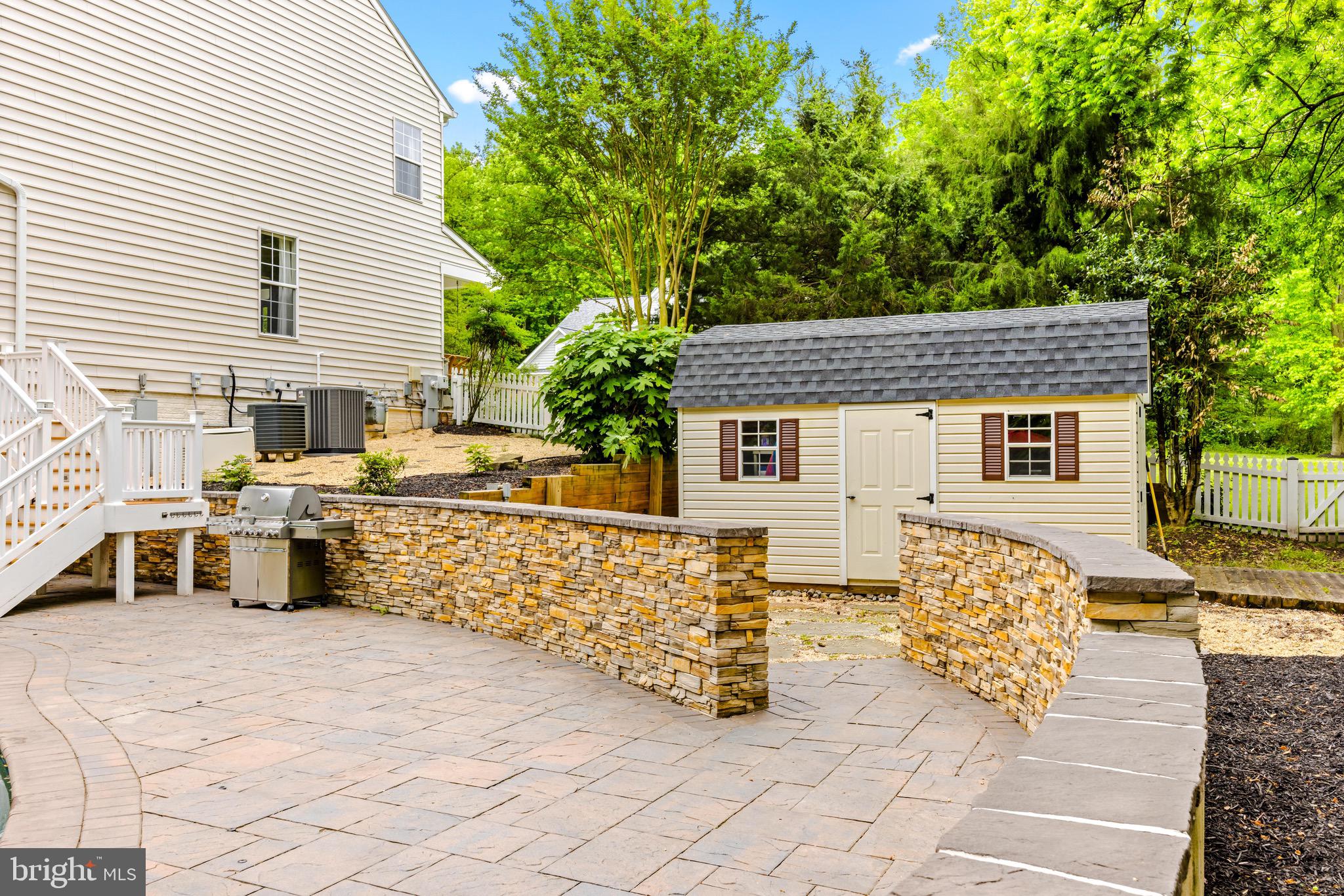 619 Dillon Ct