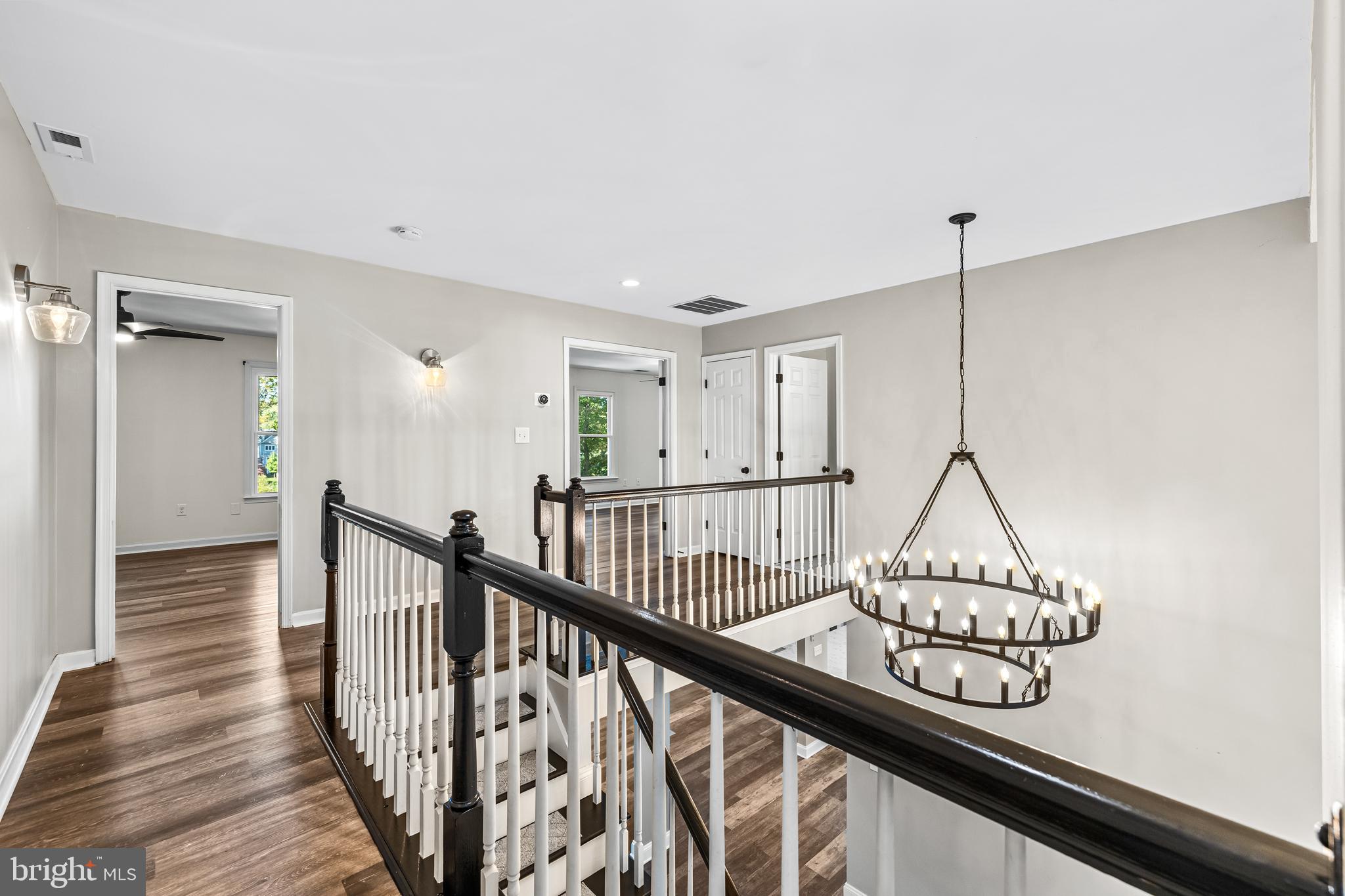 753 ROLLING VIEW DR
