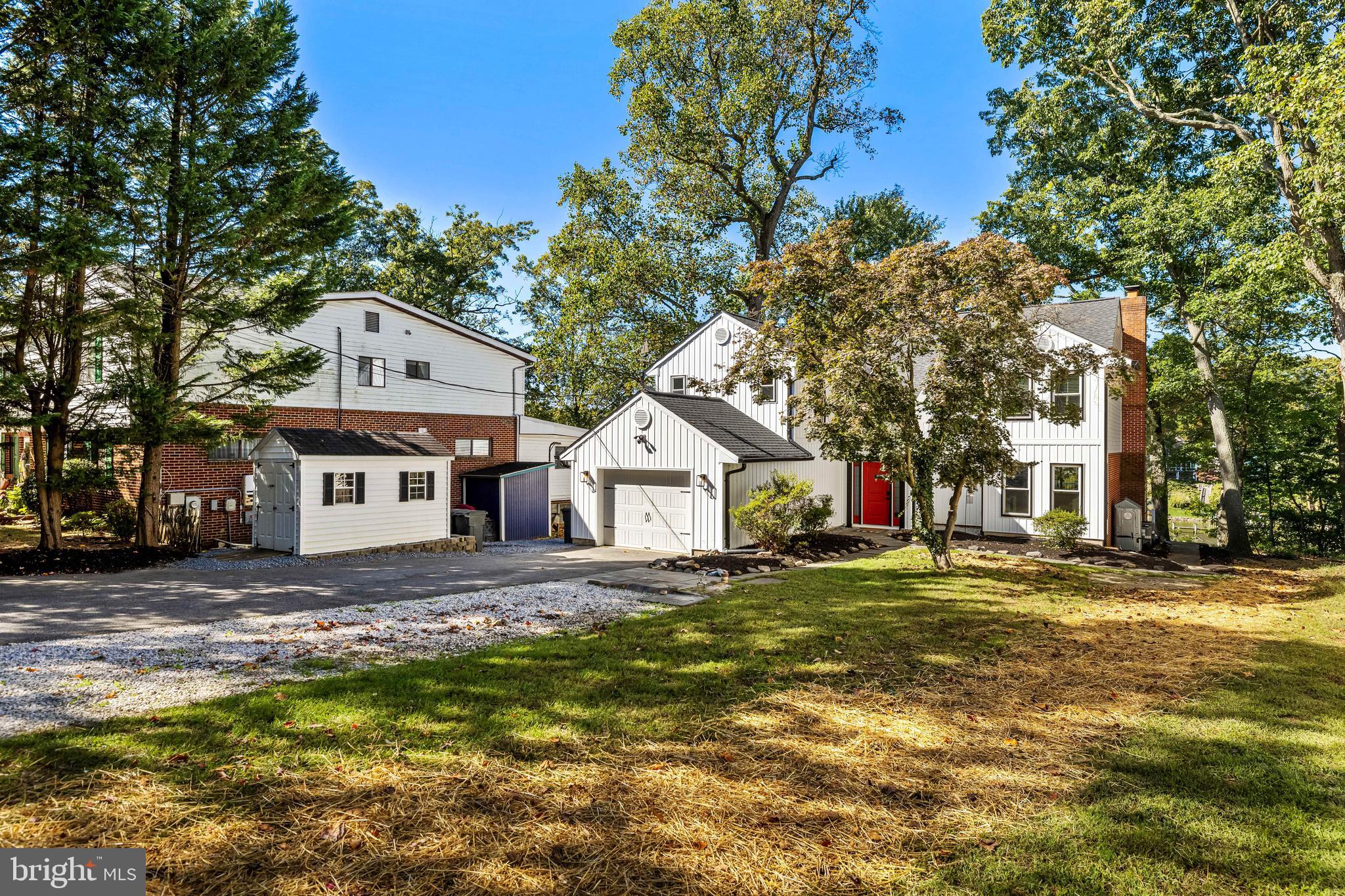 753 ROLLING VIEW DR