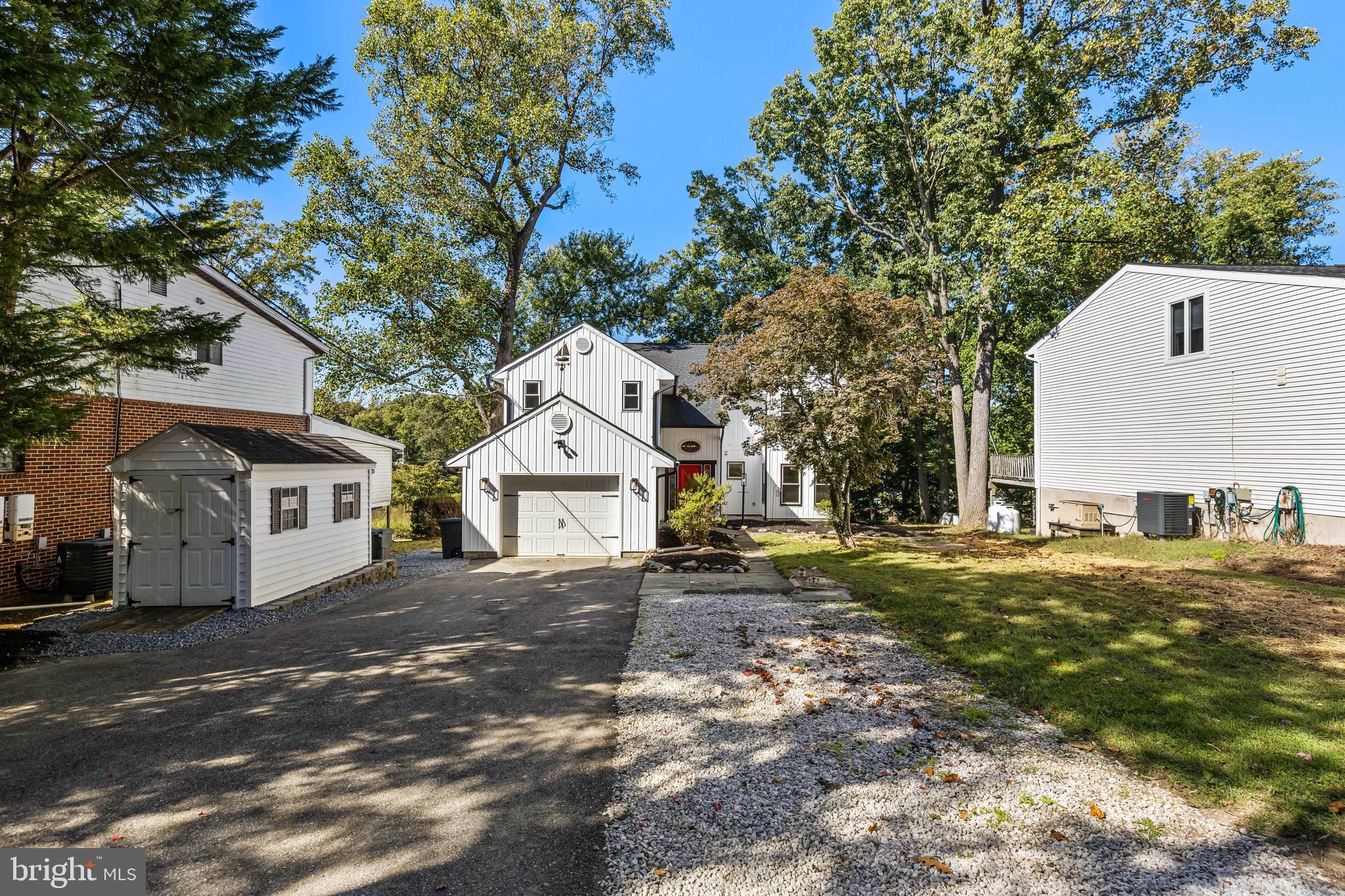 753 ROLLING VIEW DR