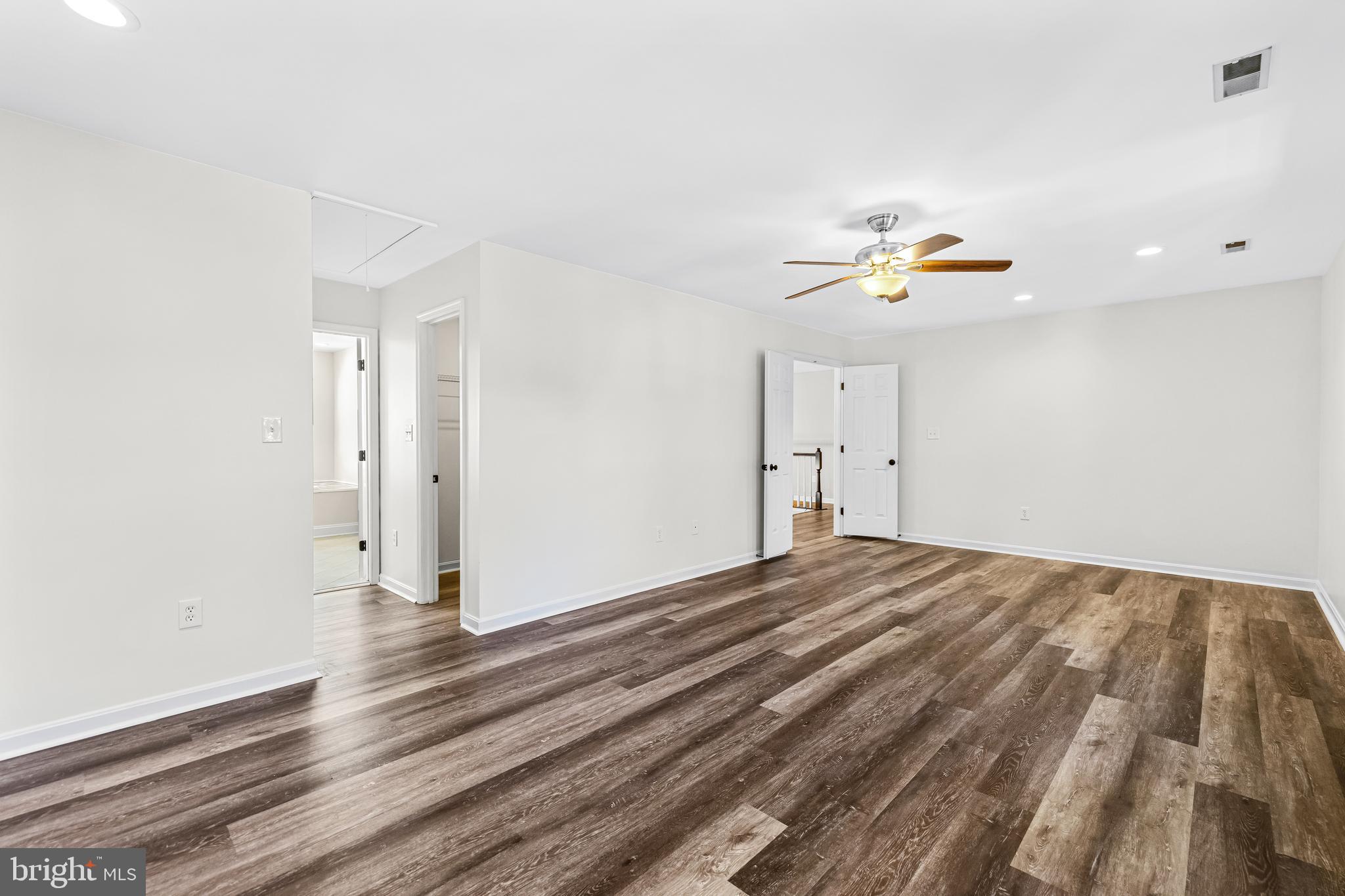 753 ROLLING VIEW DR