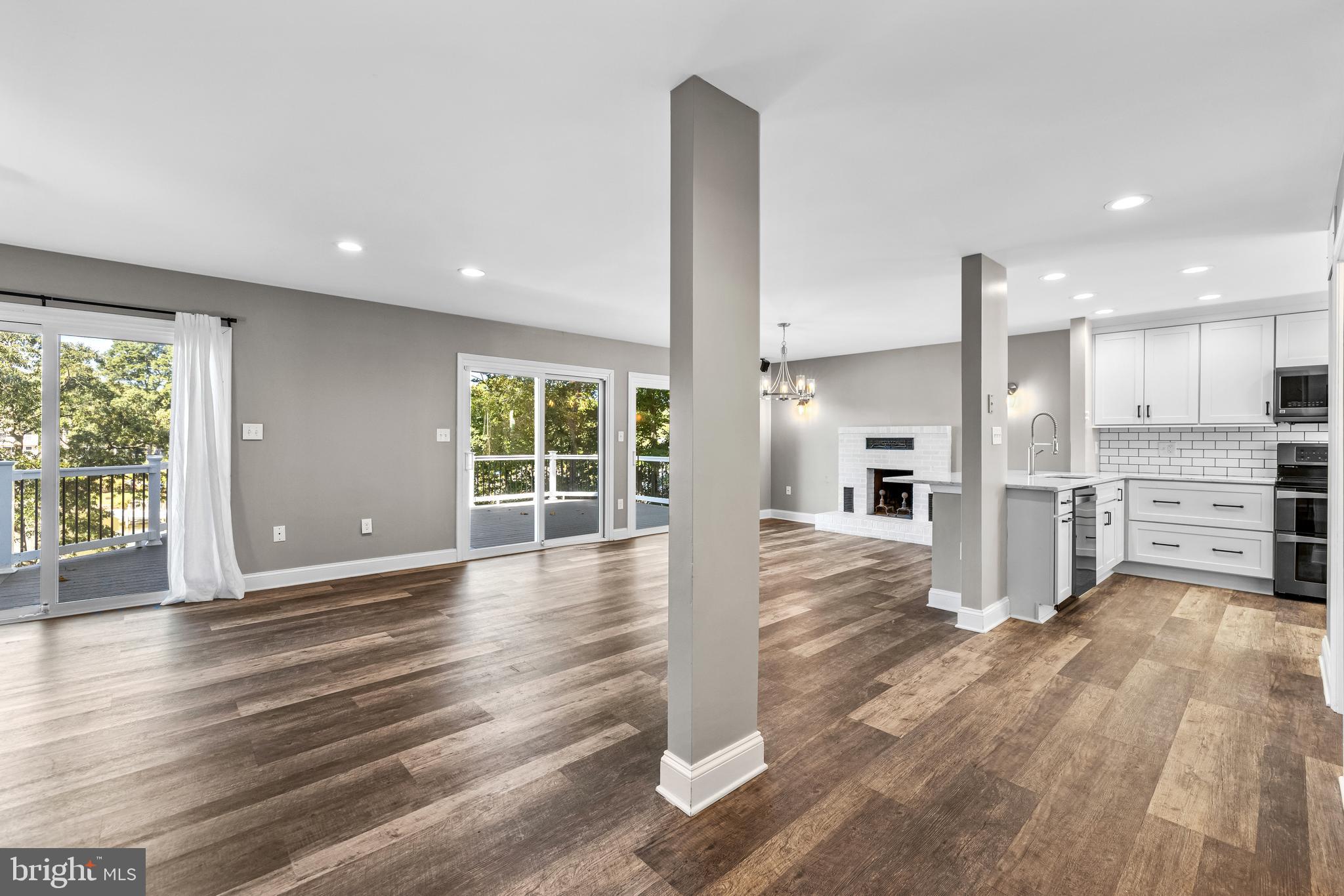 753 ROLLING VIEW DR