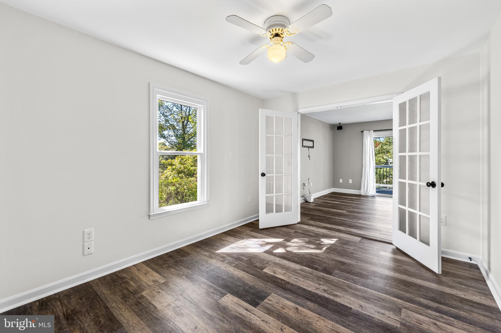 753 ROLLING VIEW DR