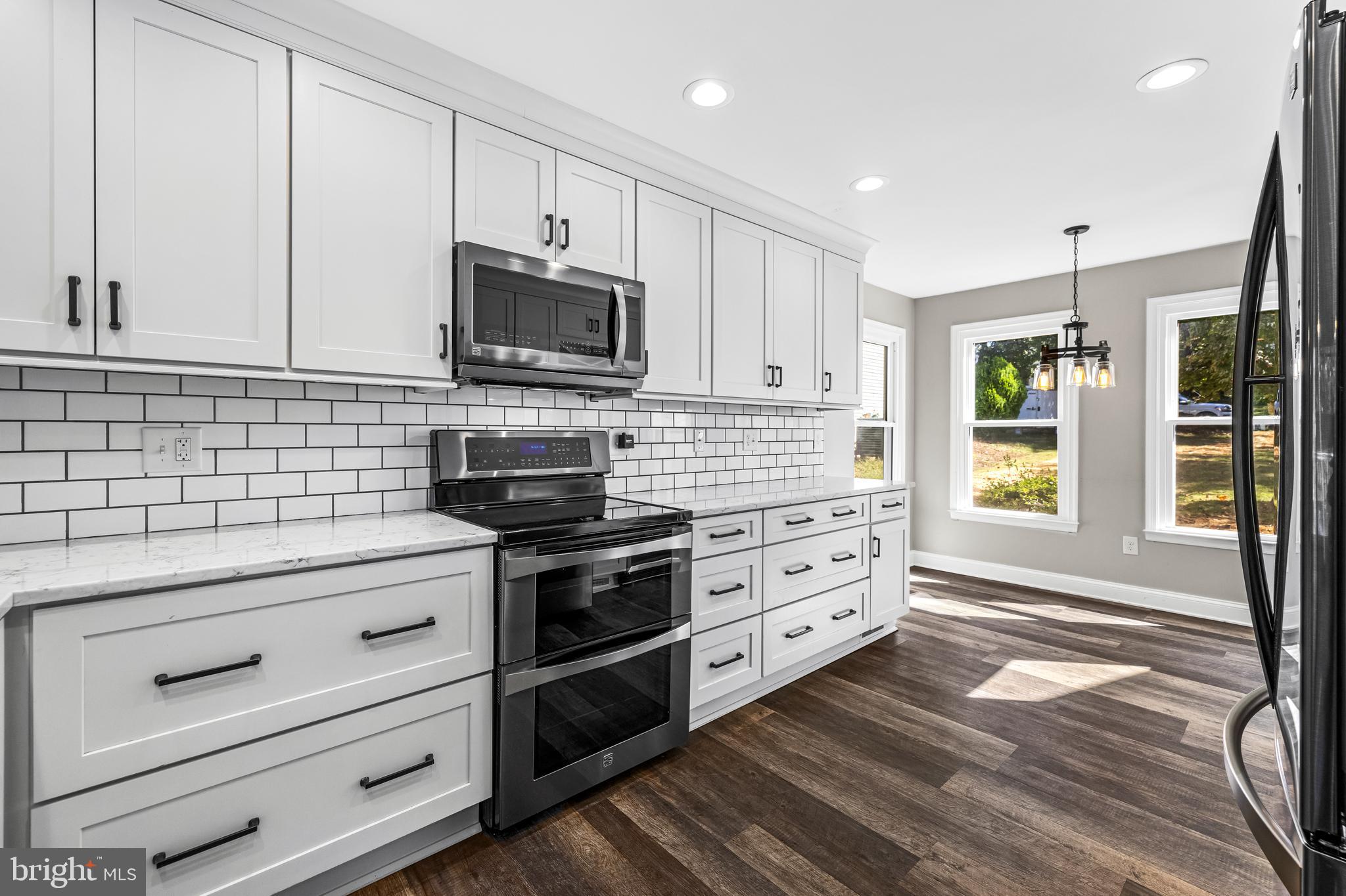 753 ROLLING VIEW DR