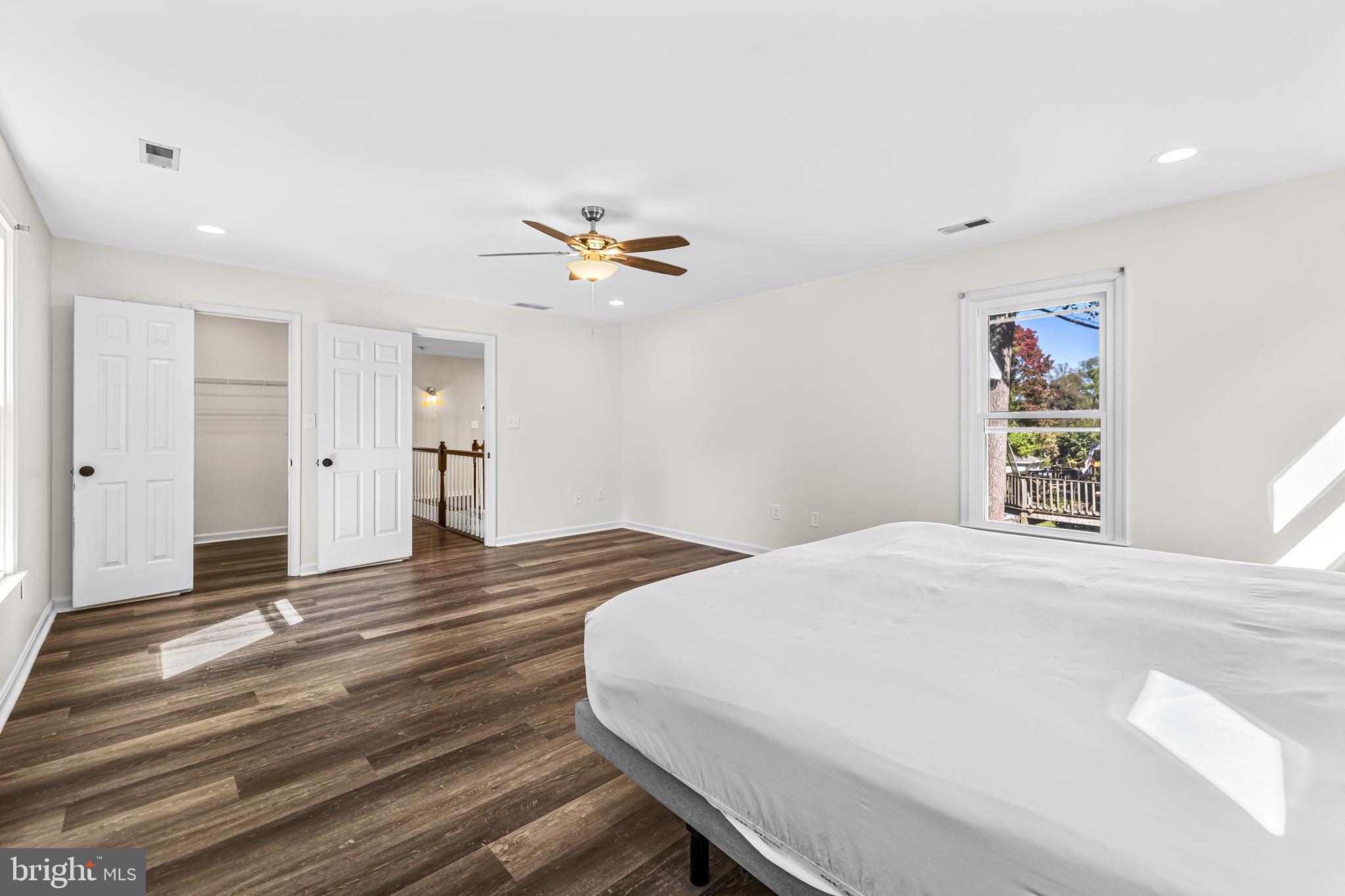 753 ROLLING VIEW DR