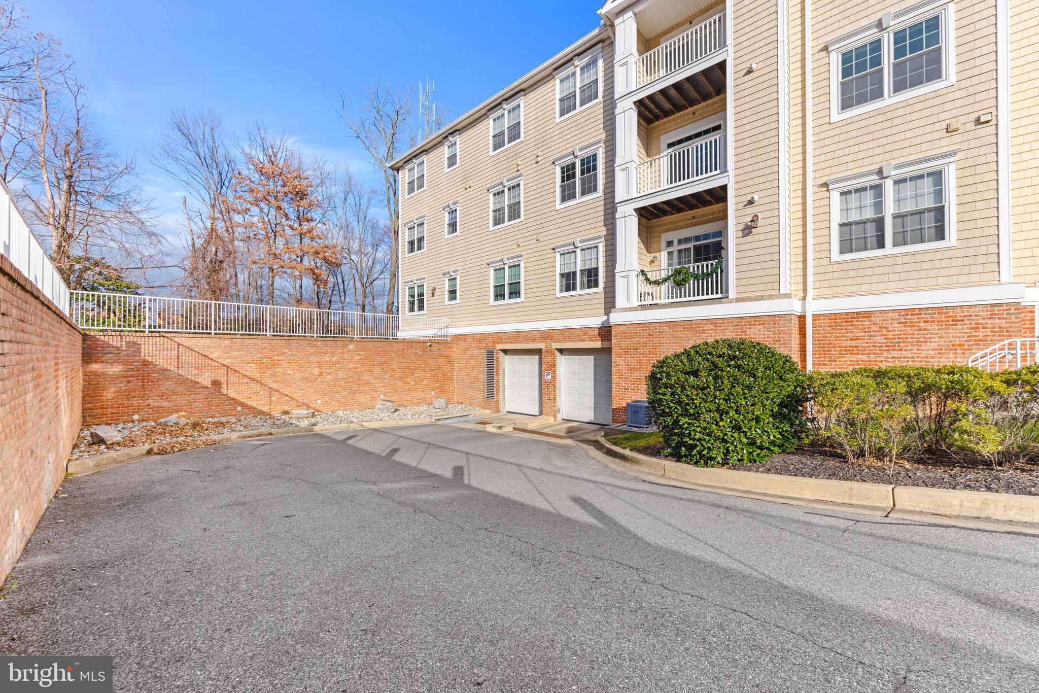 8535 Veterans Hwy #203