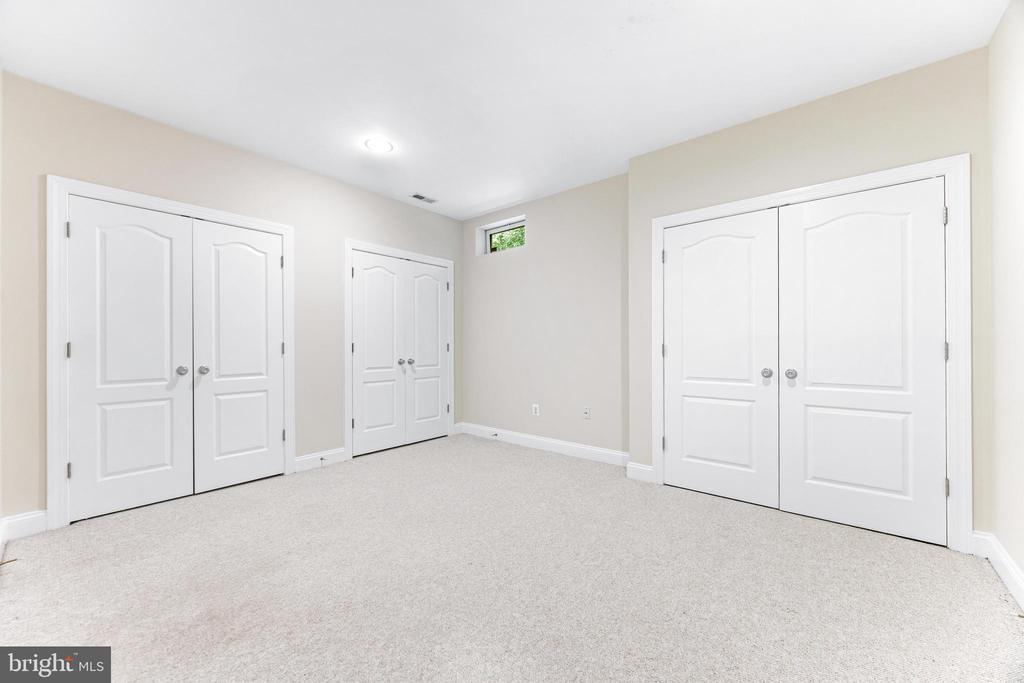 2504 Doyles Ln