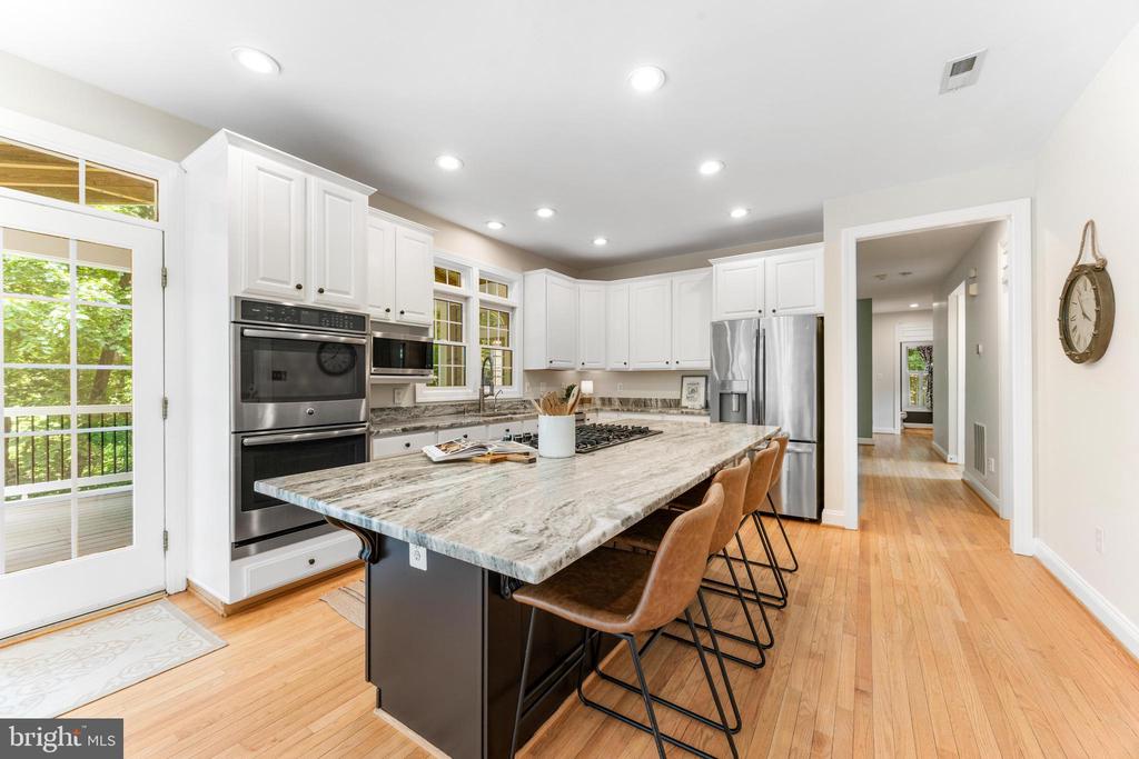 2504 Doyles Ln