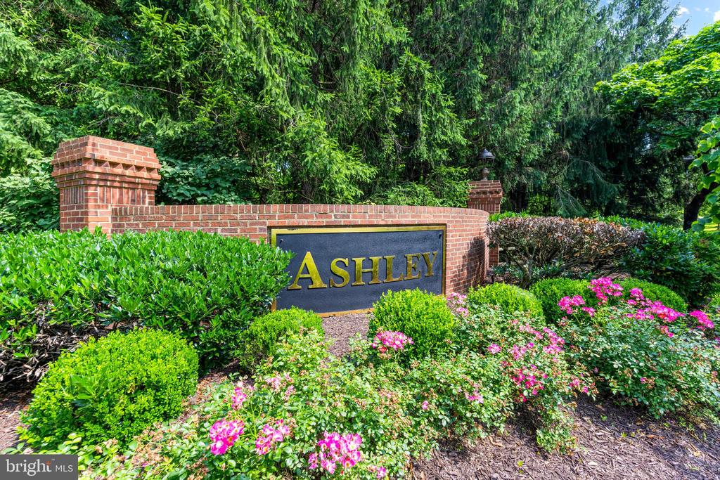2504 Doyles Ln
