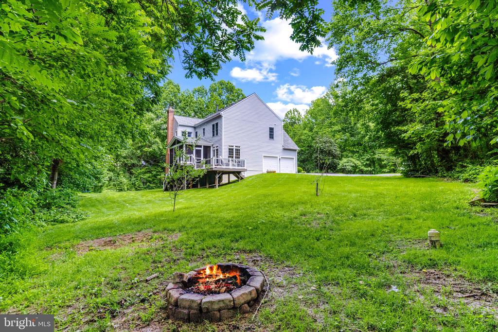 2504 Doyles Ln
