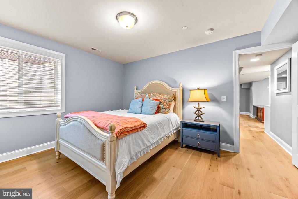 806 Dunfer Hill Rd