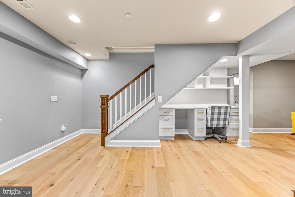 806 Dunfer Hill Rd