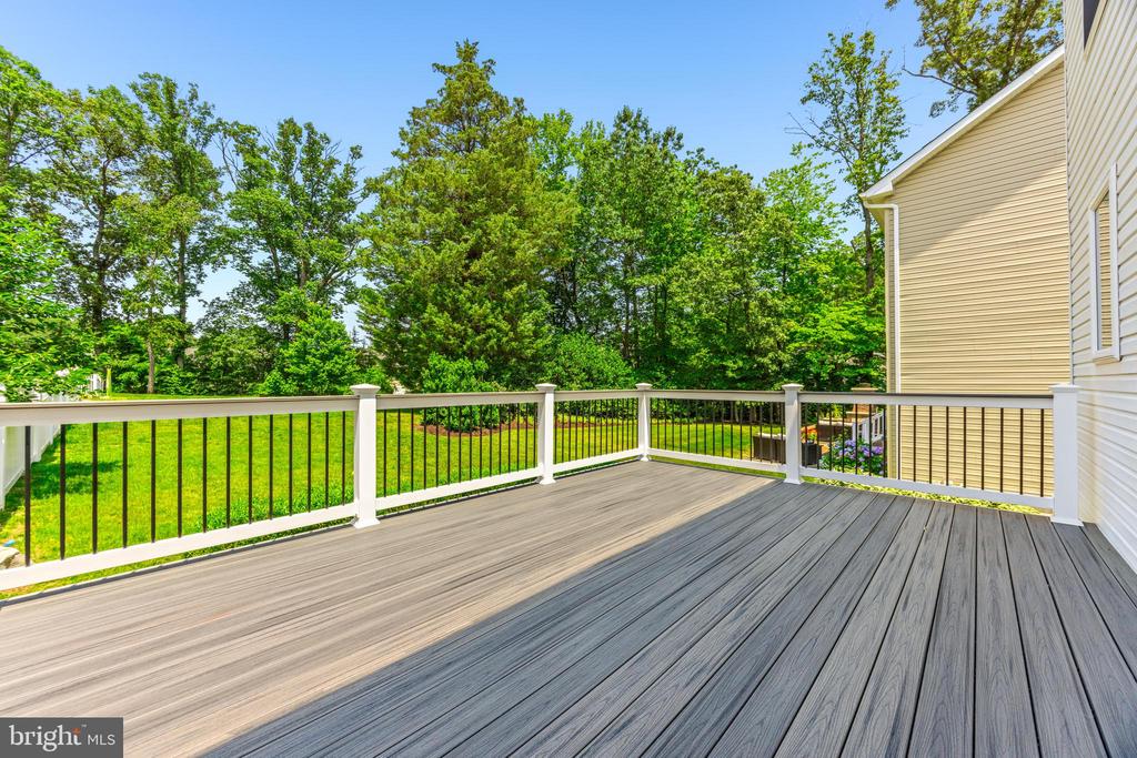 806 Dunfer Hill Rd