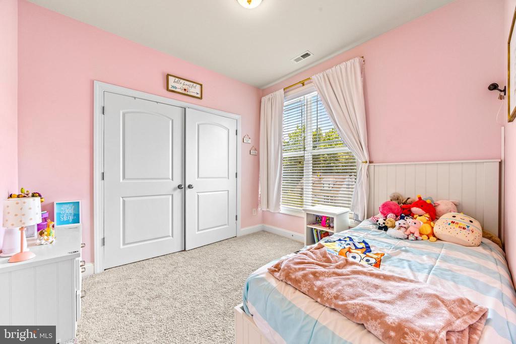 806 Dunfer Hill Rd