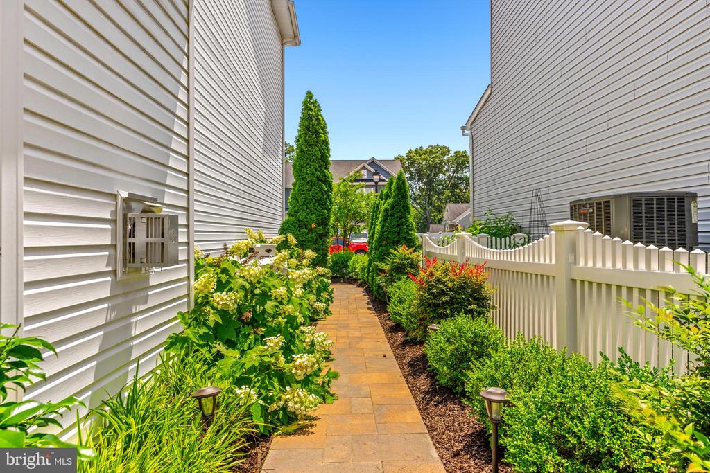 806 Dunfer Hill Rd