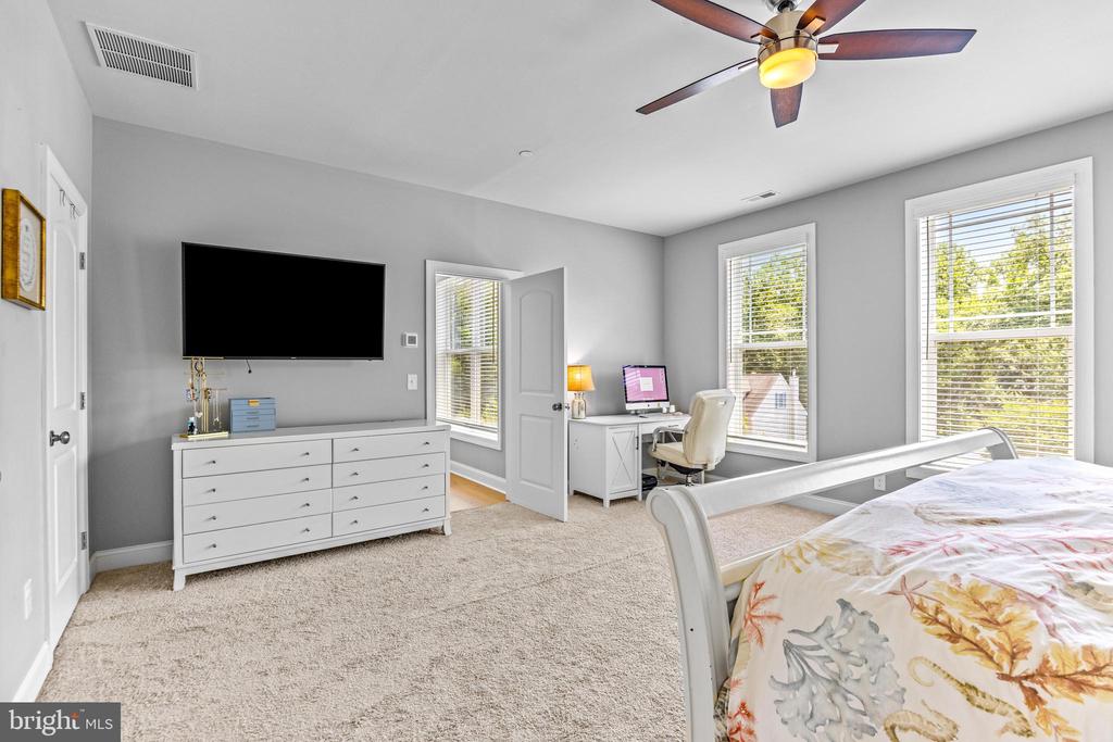 806 Dunfer Hill Rd
