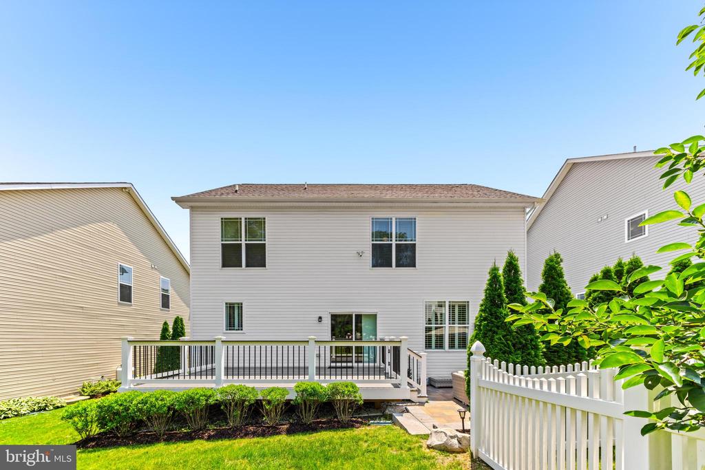 806 Dunfer Hill Rd