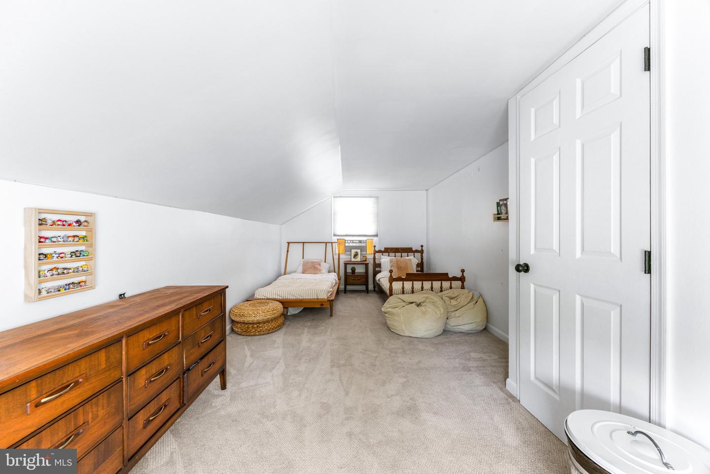 1739 Mayfair Pl