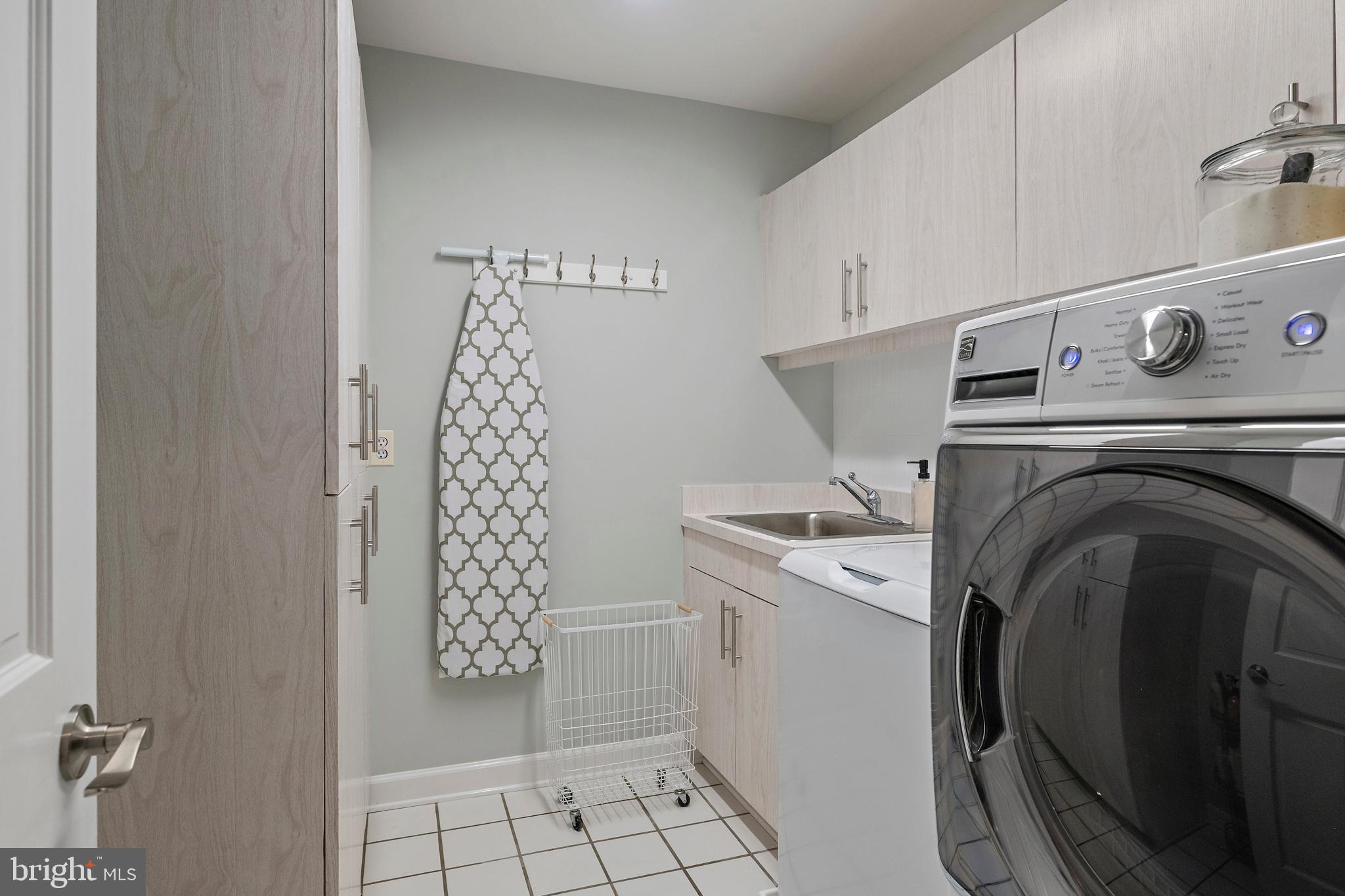 812 COACHWAY