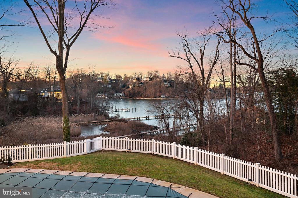 812 COACHWAY