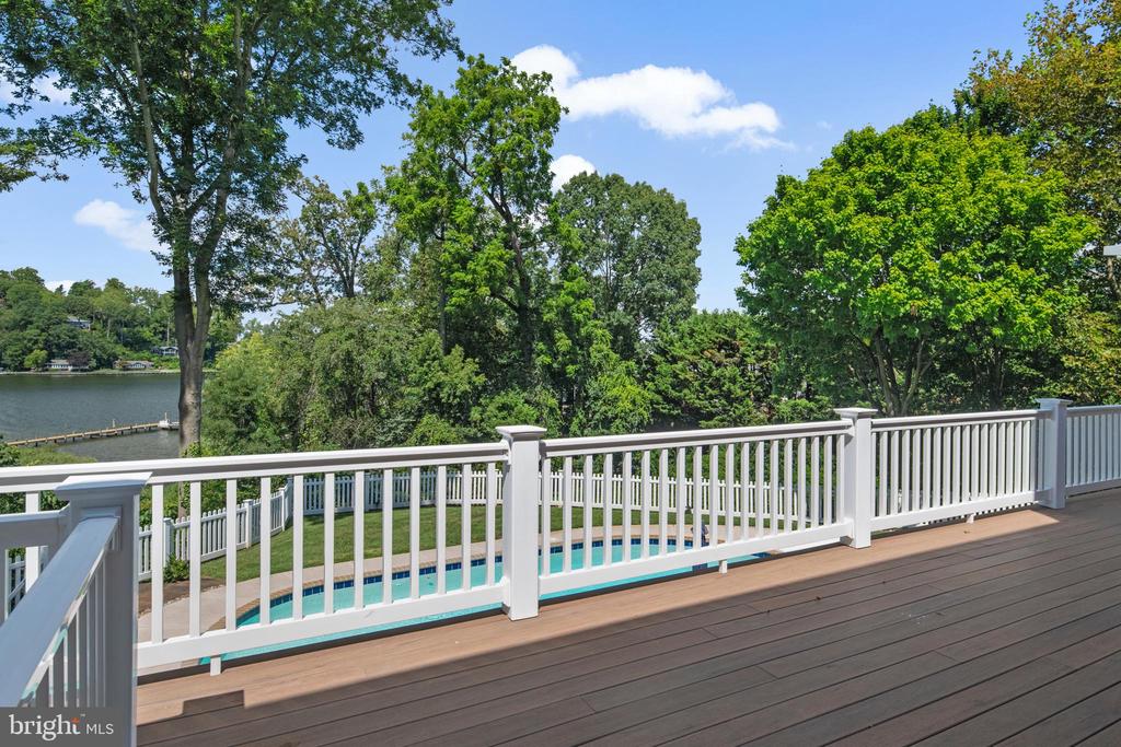 812 COACHWAY