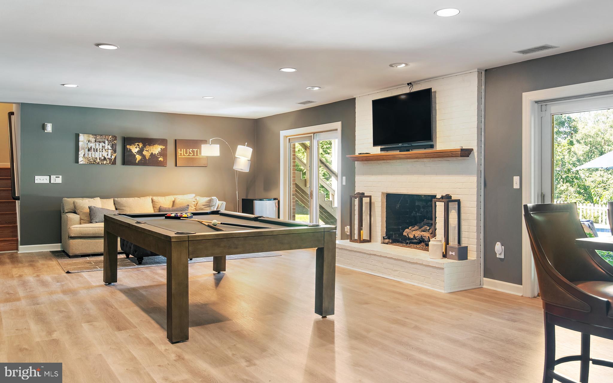 812 COACHWAY